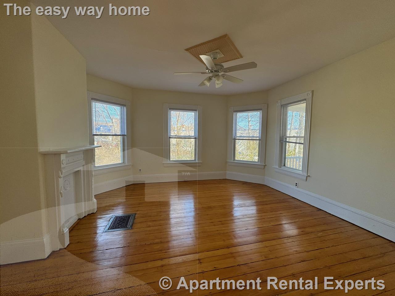 8 Swan Pl, Arlington Center