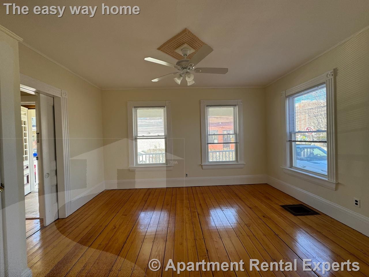 8 Swan Pl, Arlington Center