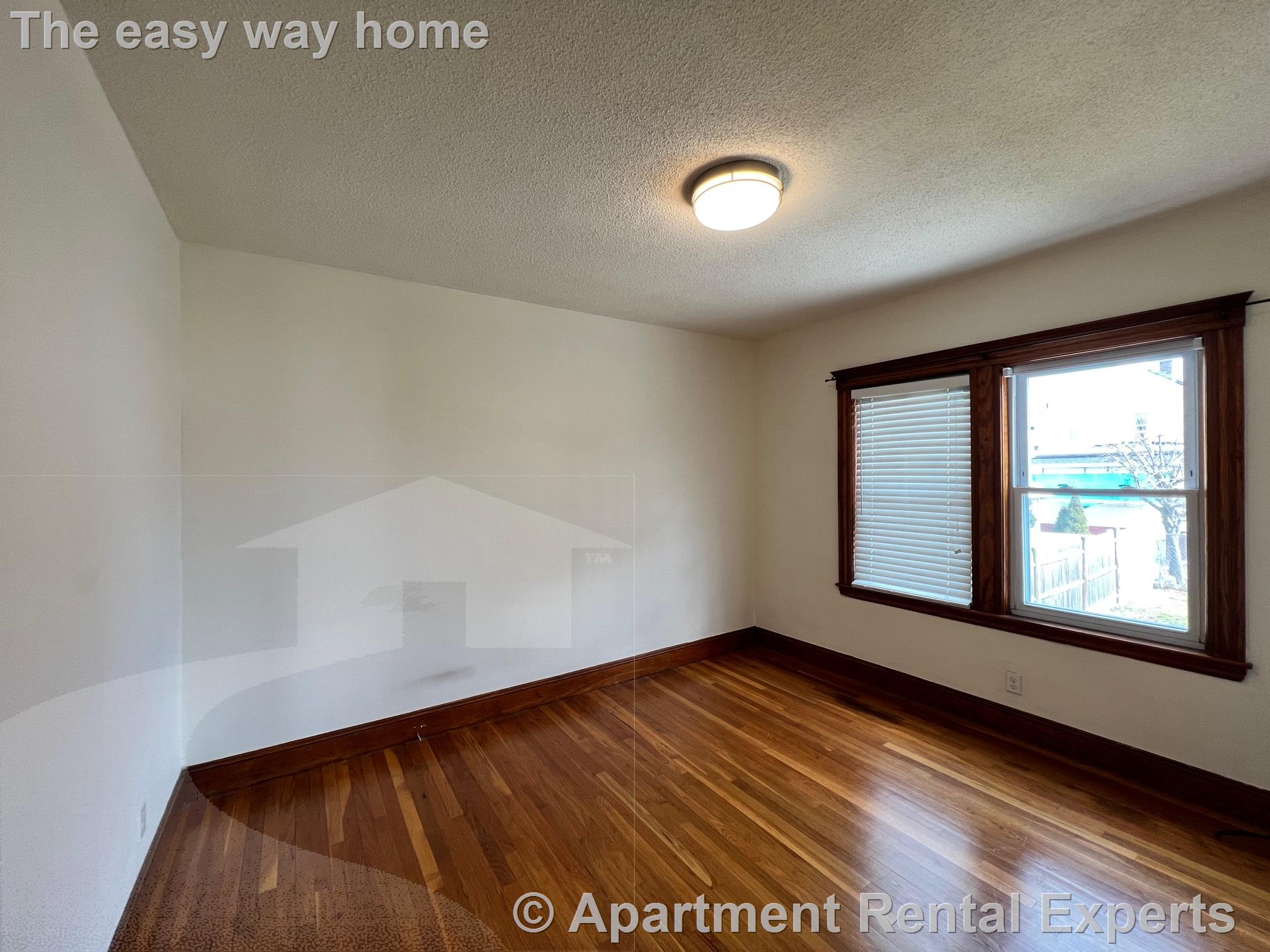 535 Washington Ave, Other