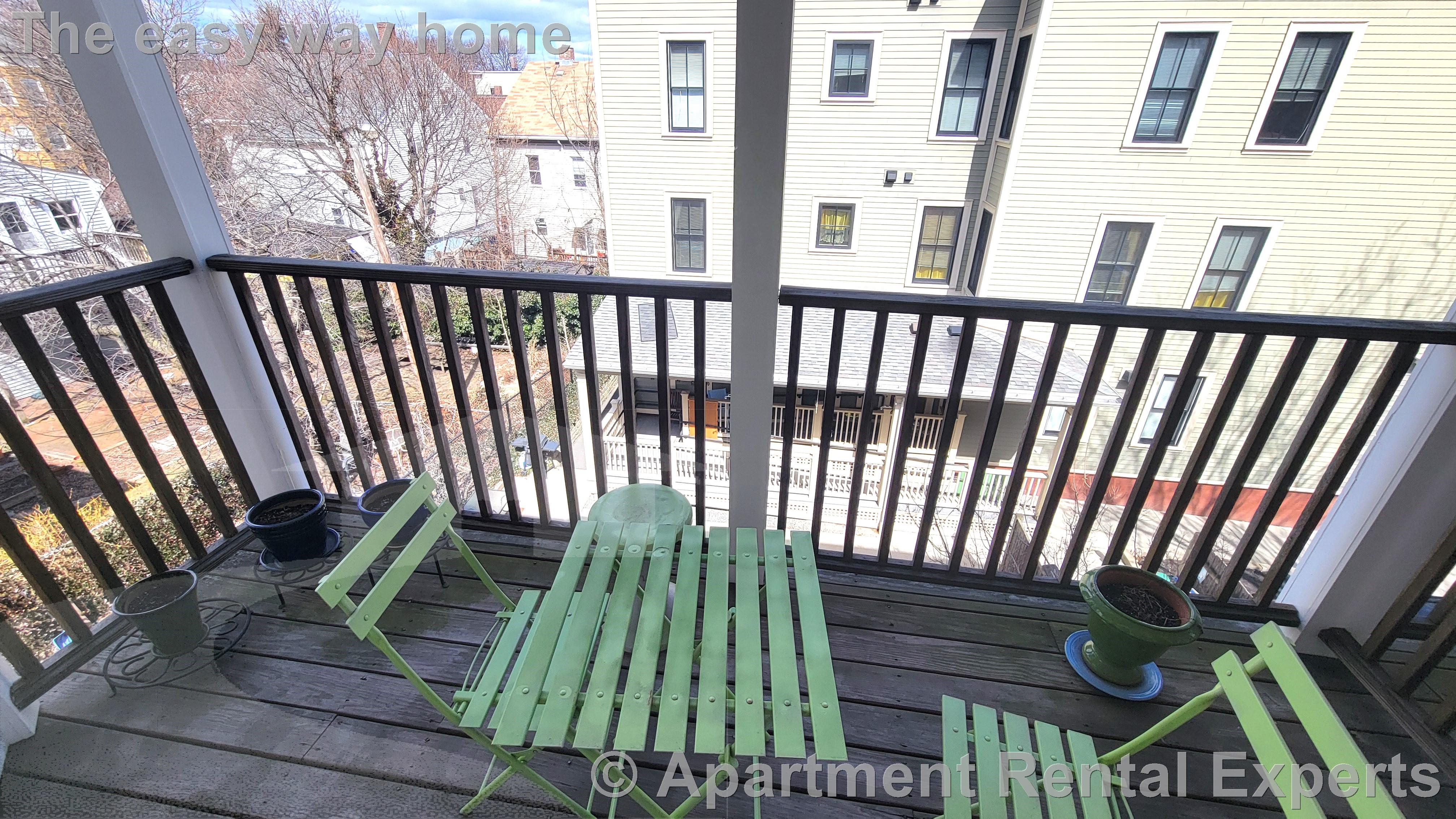 81 Pine St, Central Square