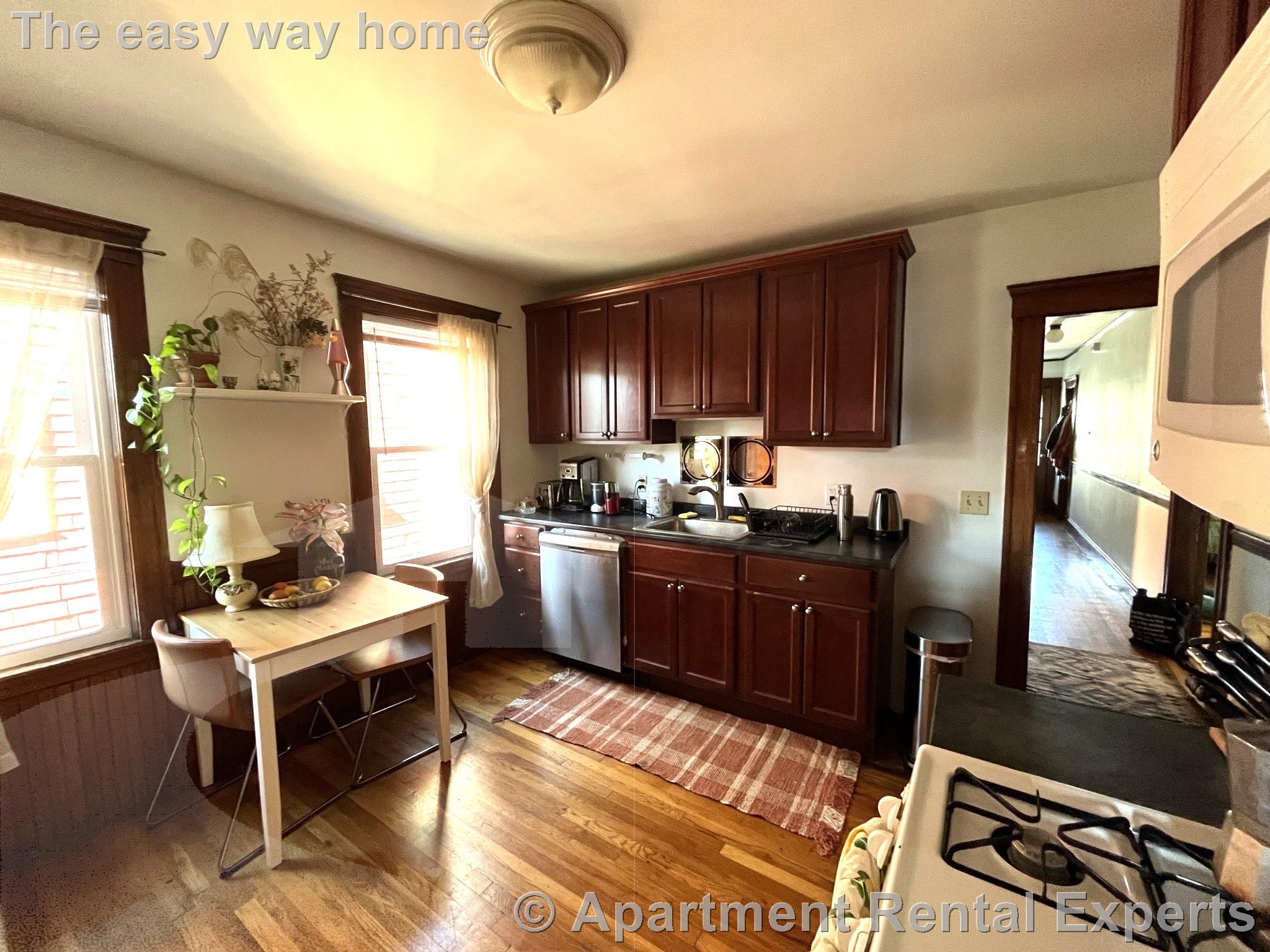 30-32 Adrian St, Inman Square