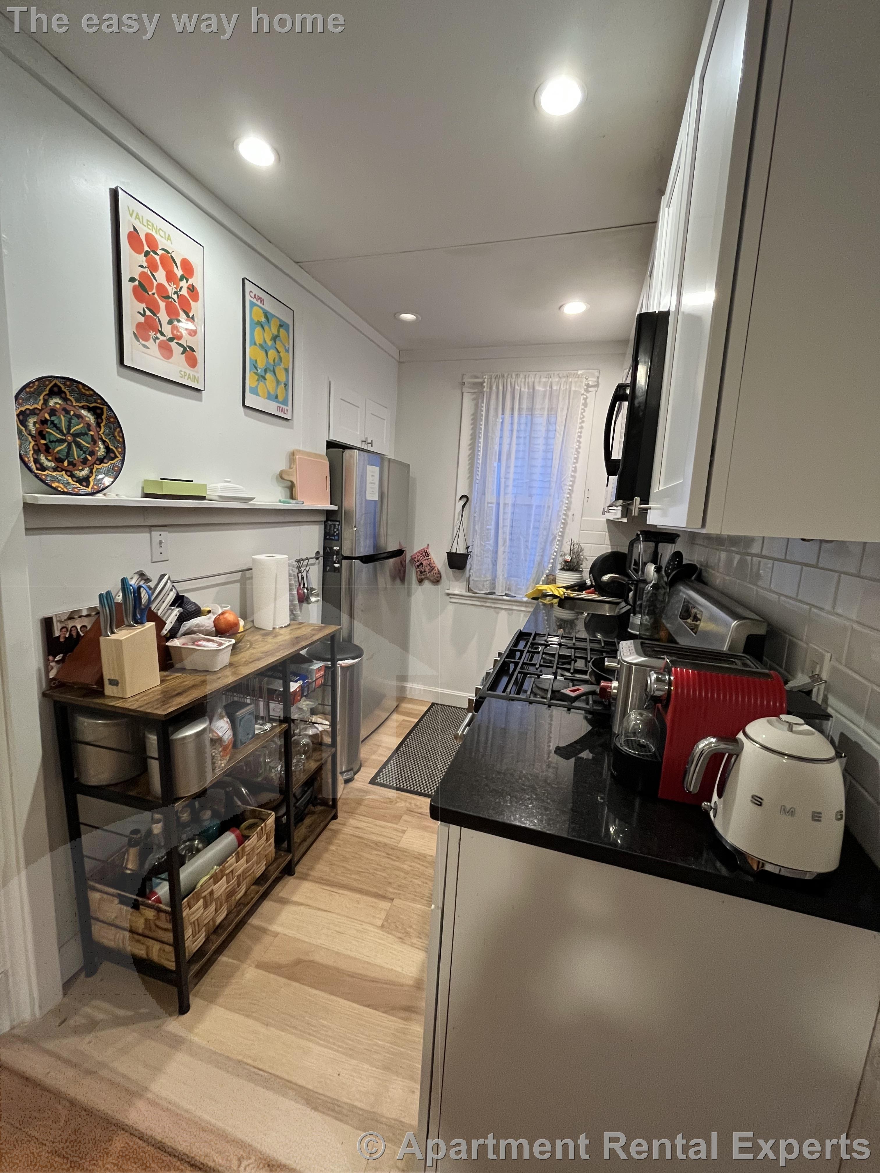 15 Charnwood Rd, Davis Square