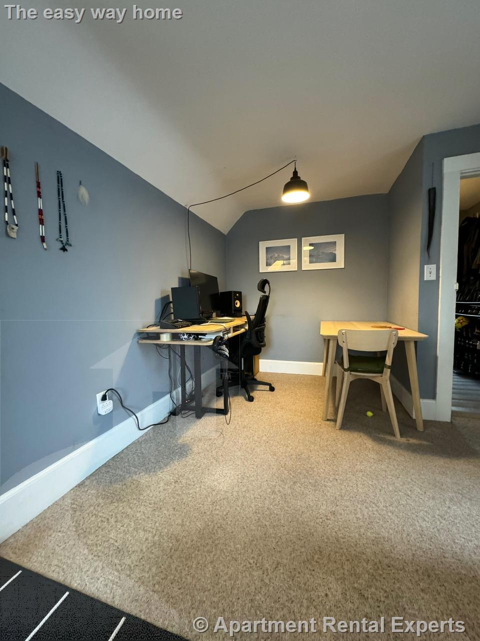 19 Miller Ave, Porter Square