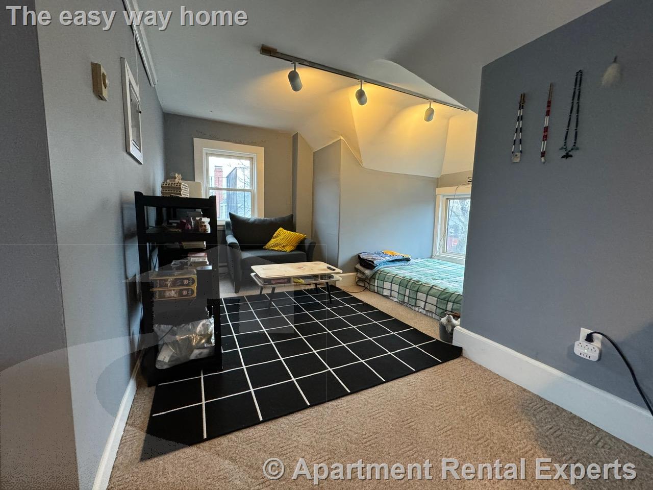 19 Miller Ave, Porter Square