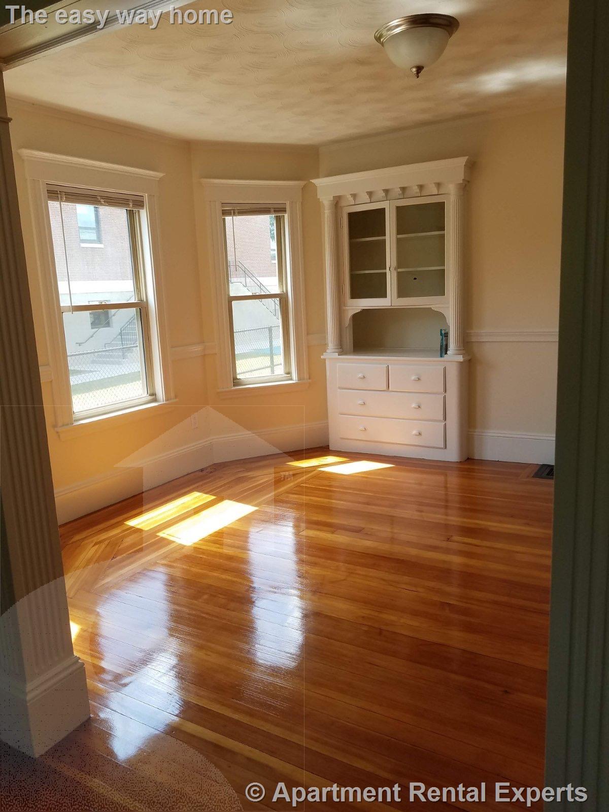 52 Tufts St, East Arlington