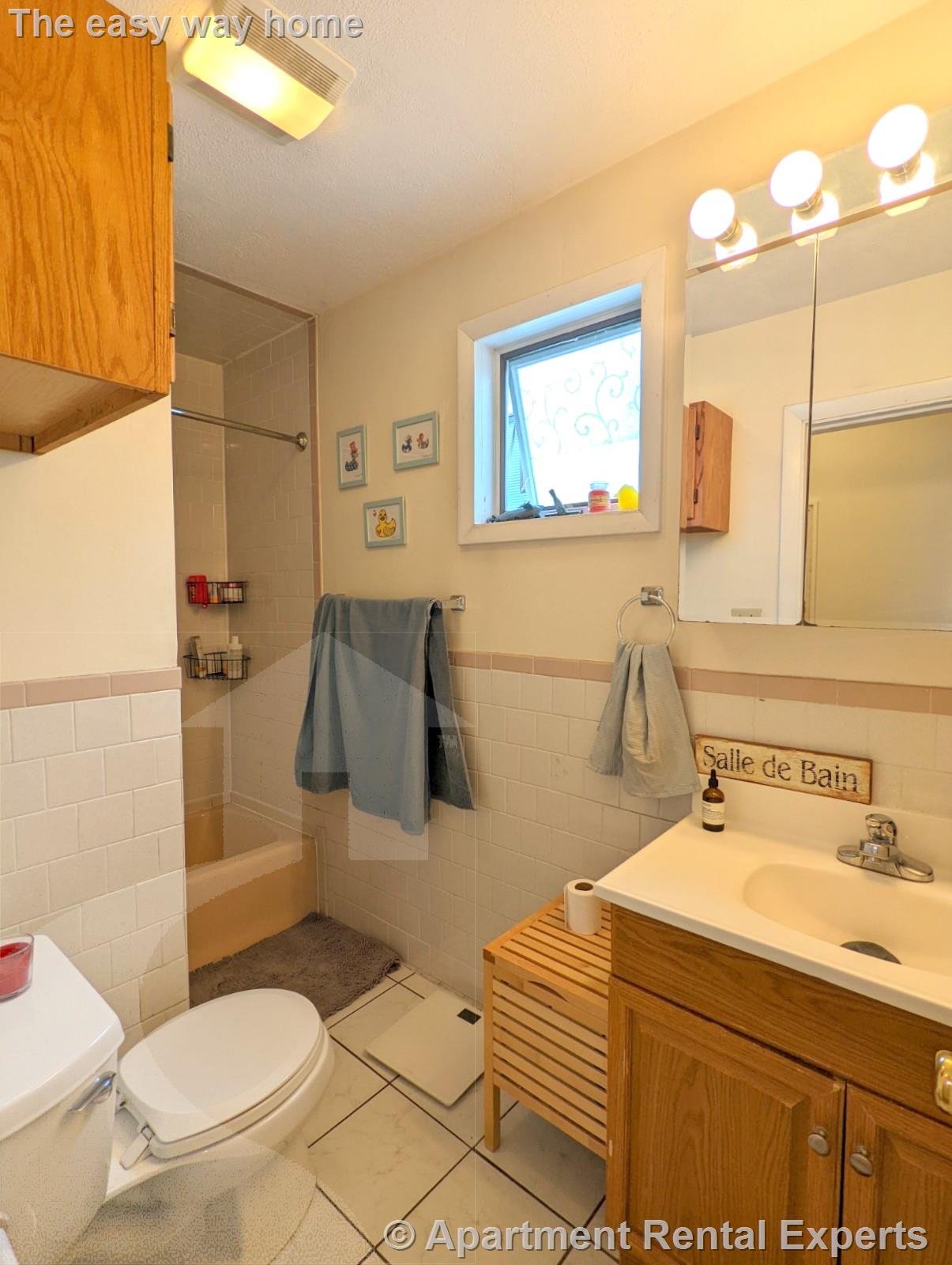 392 Washington St, Ward Two