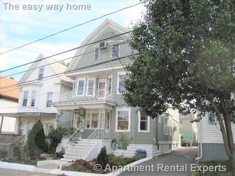 10 Evergreen Ave, Winter Hill