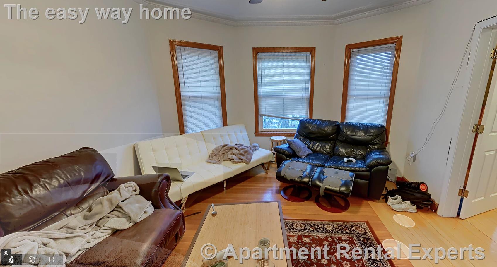 10 Evergreen Ave, Winter Hill