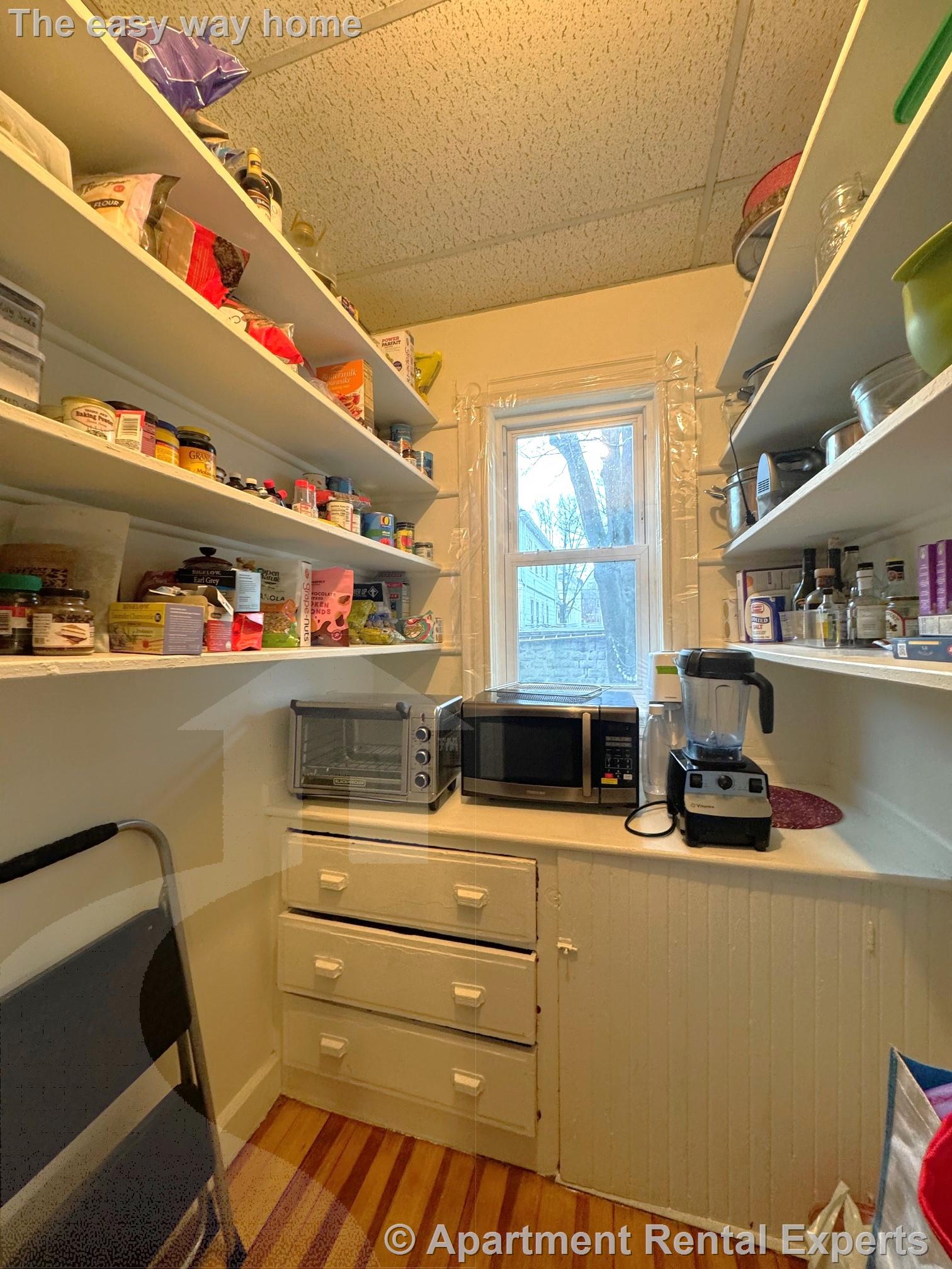 28 Lexington Ave, Davis Square