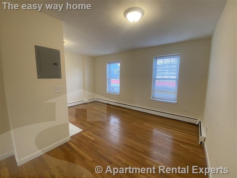 176 N Beacon St, Brighton
