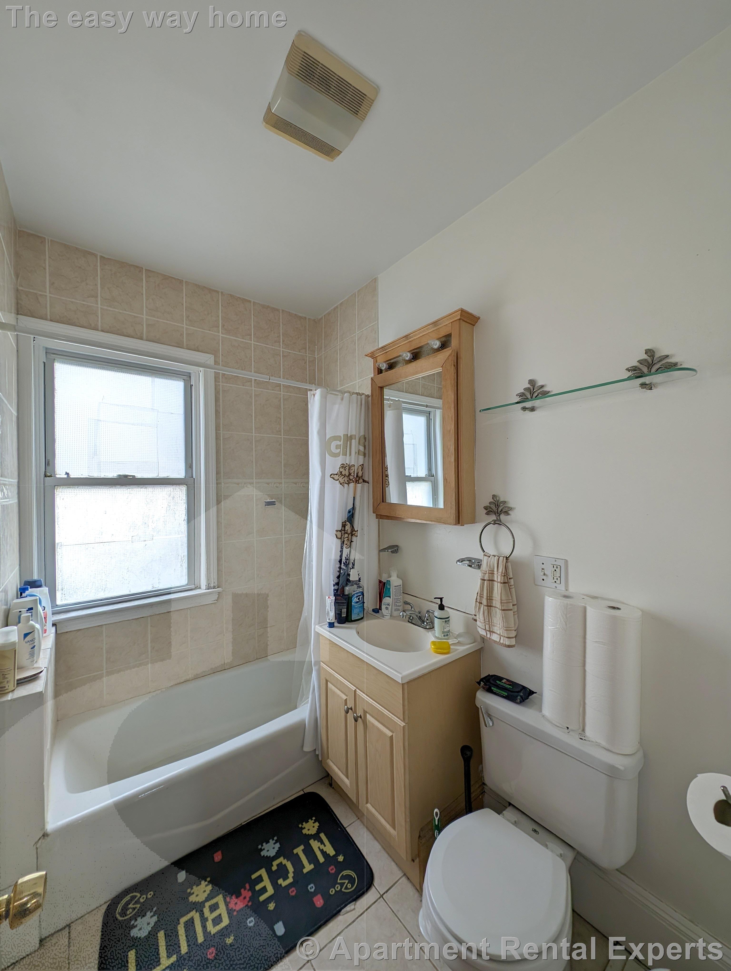 8 Gilman Ter, Winter Hill