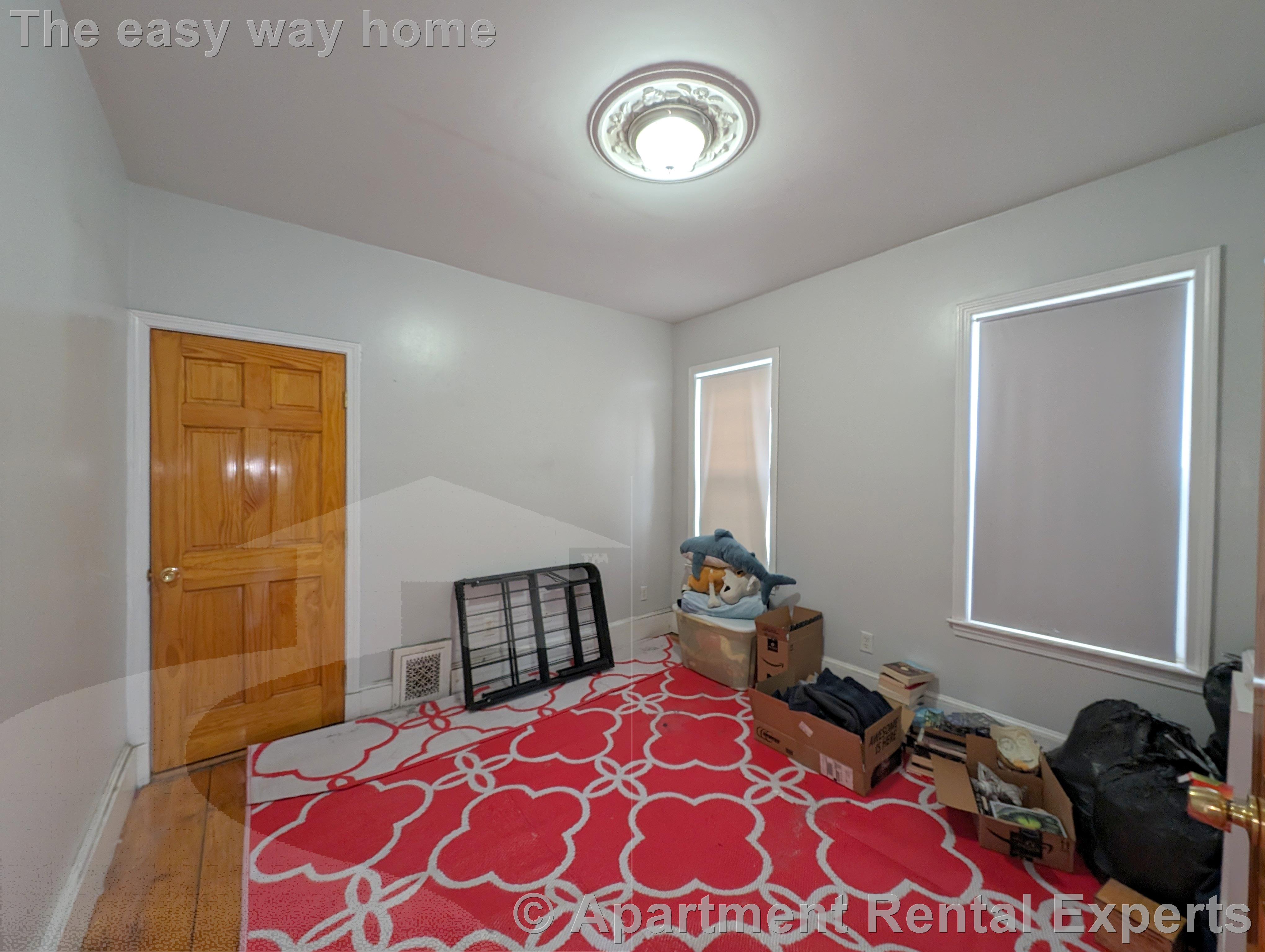 8 Gilman Ter, Winter Hill