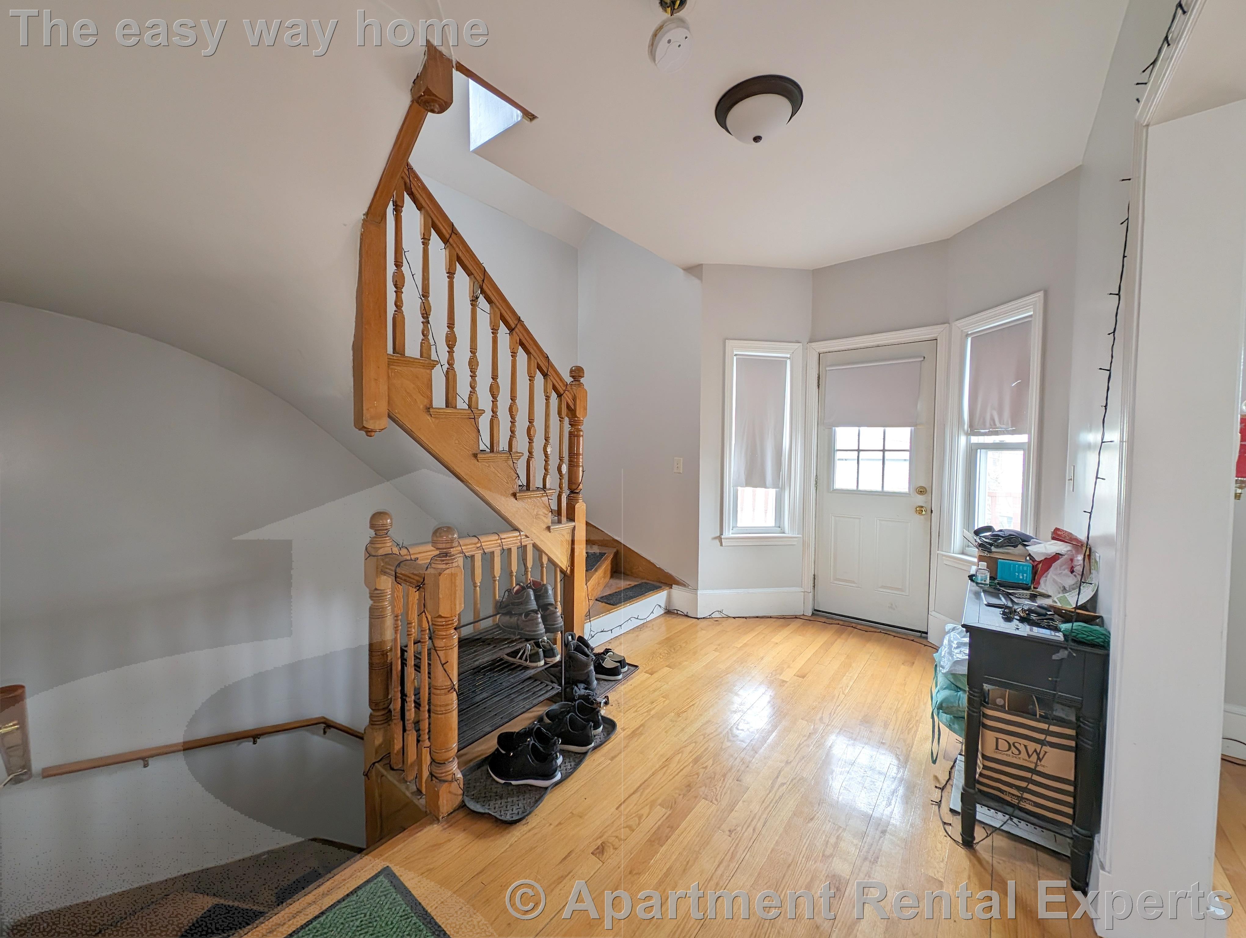 8 Gilman Ter, Winter Hill