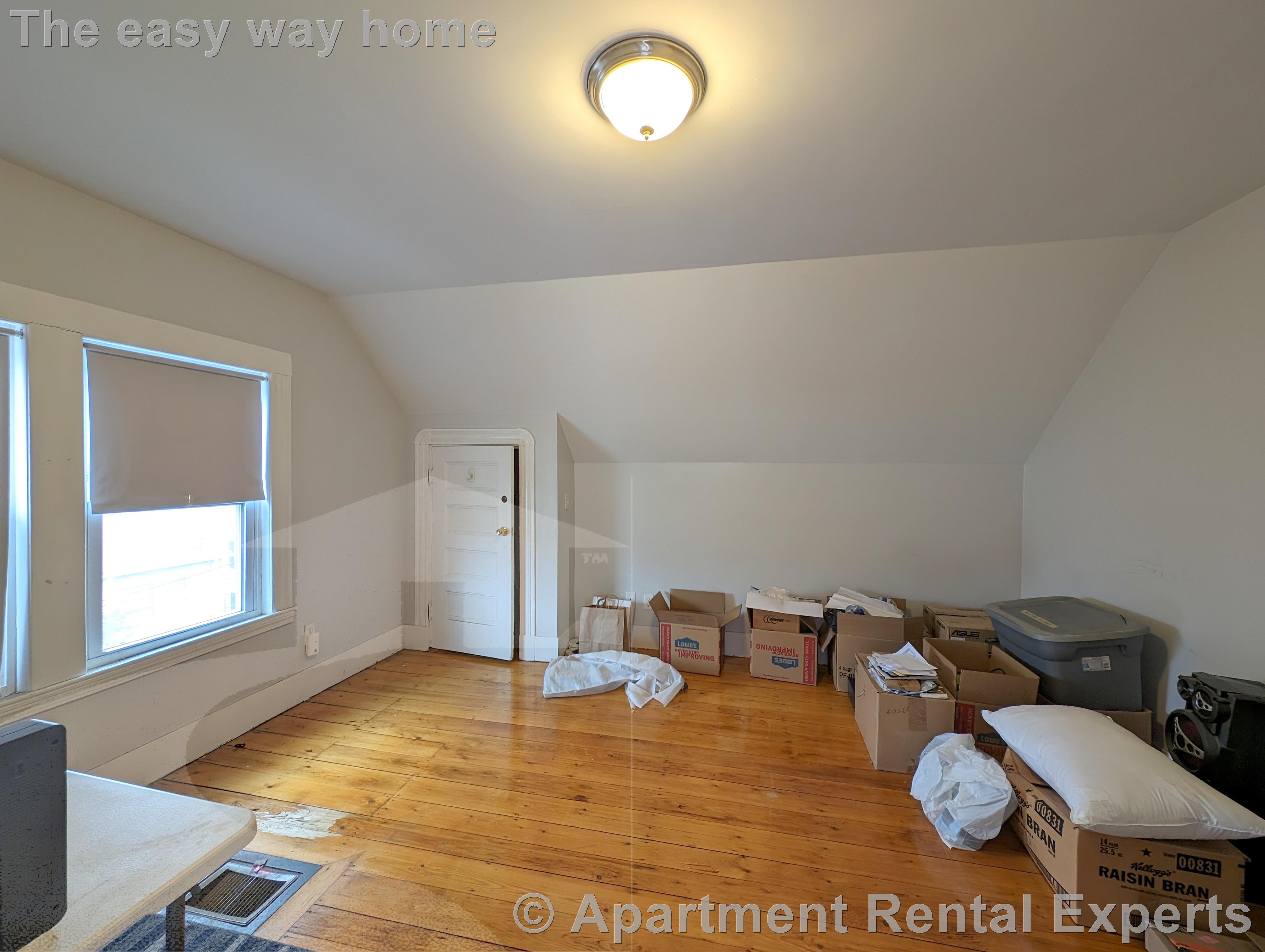 8 Gilman Ter, Winter Hill