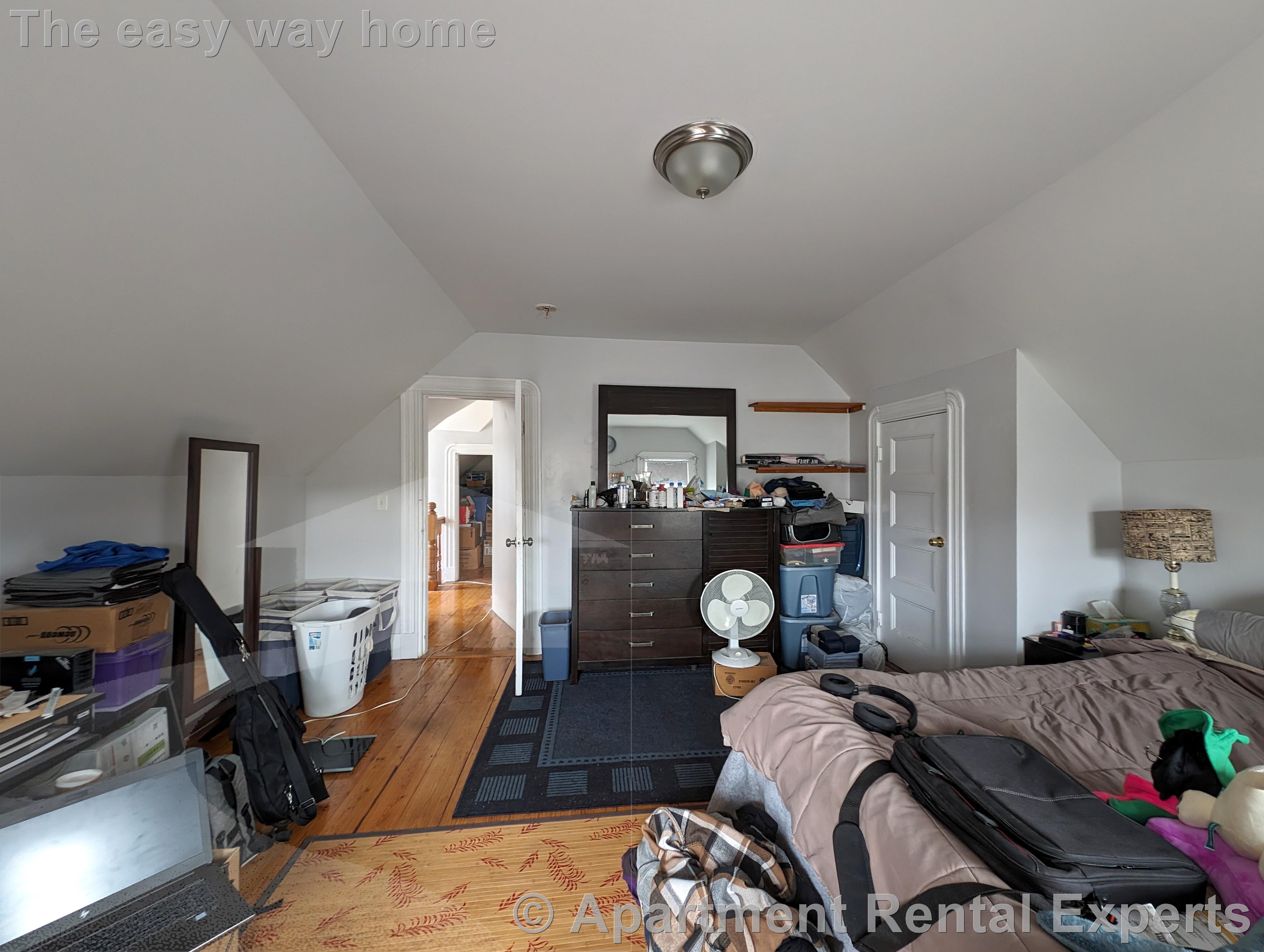 8 Gilman Ter, Winter Hill