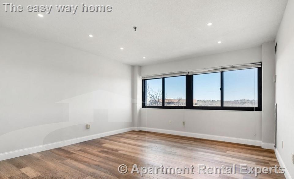 95 Audubon Rd, Wakefield