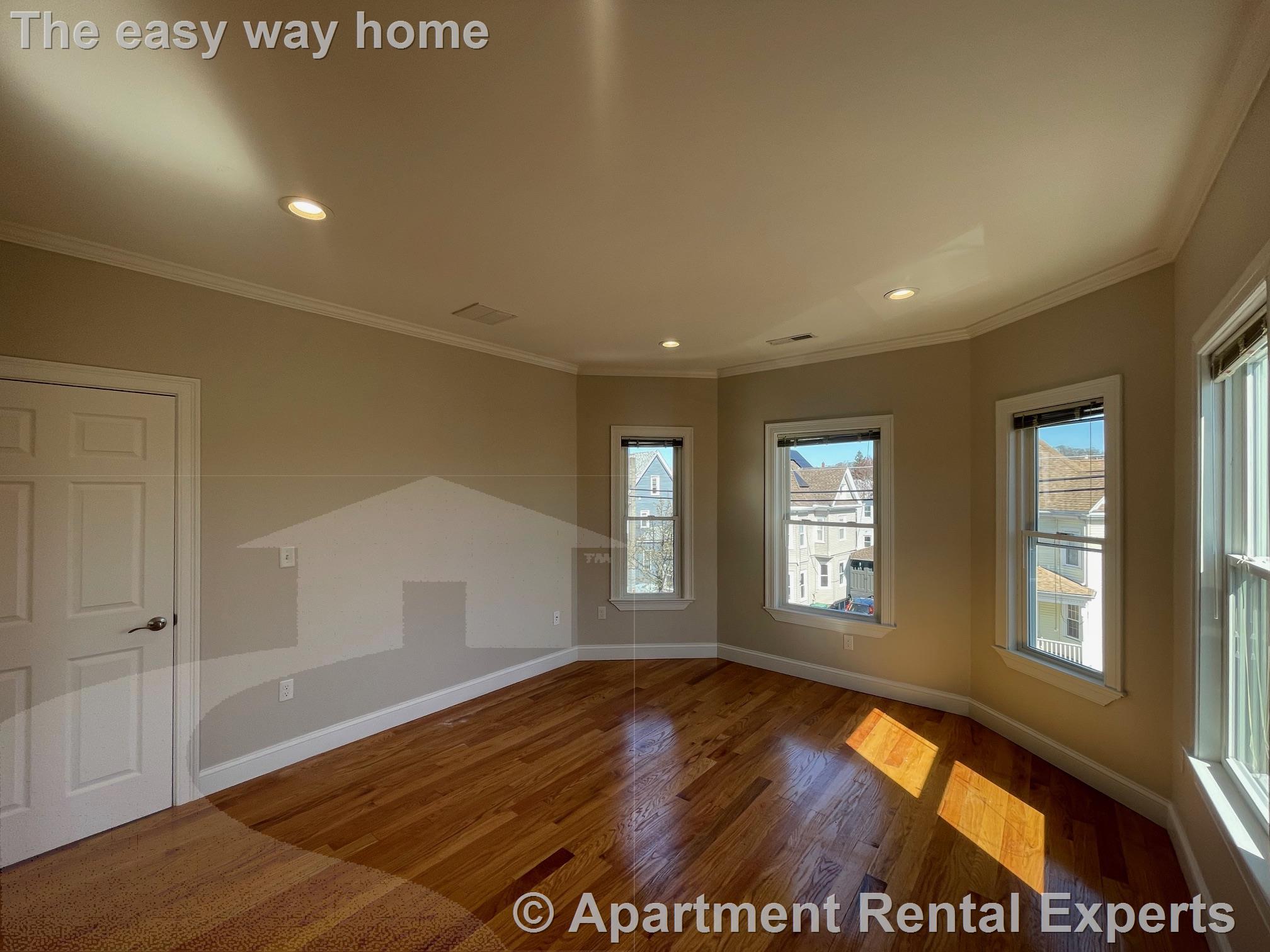 68 Grant Ave, Medford Square