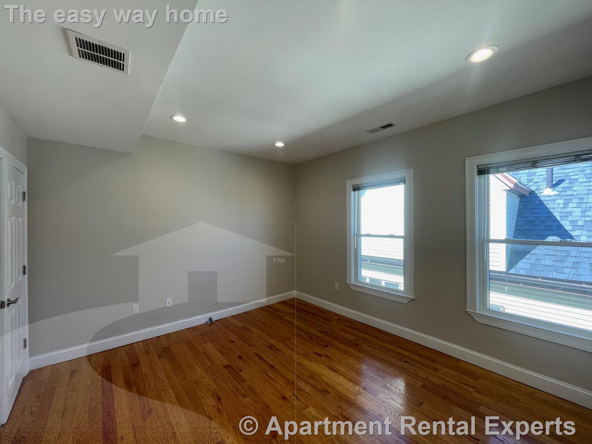 68 Grant Ave, Medford Square