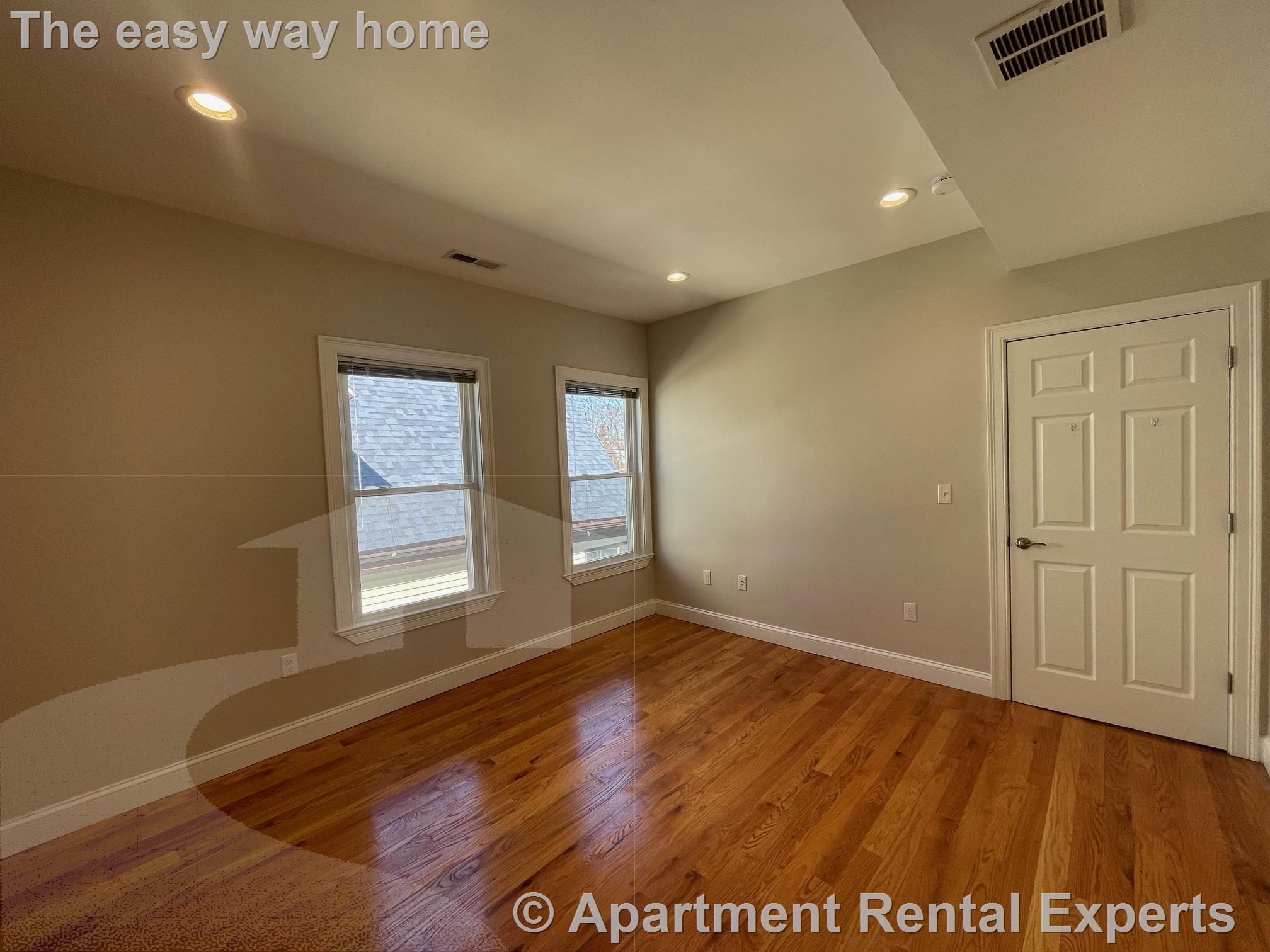 68 Grant Ave, Medford Square