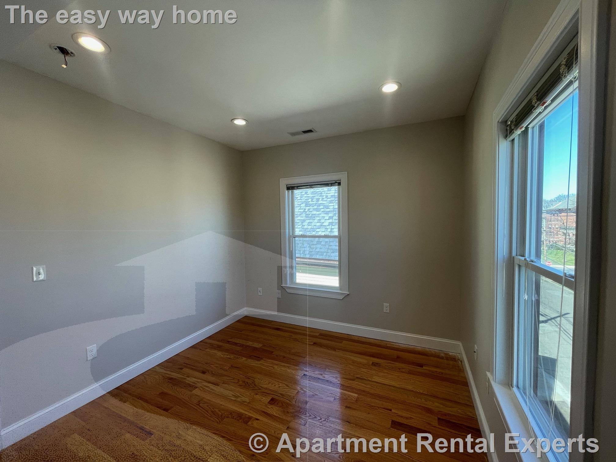 68 Grant Ave, Medford Square