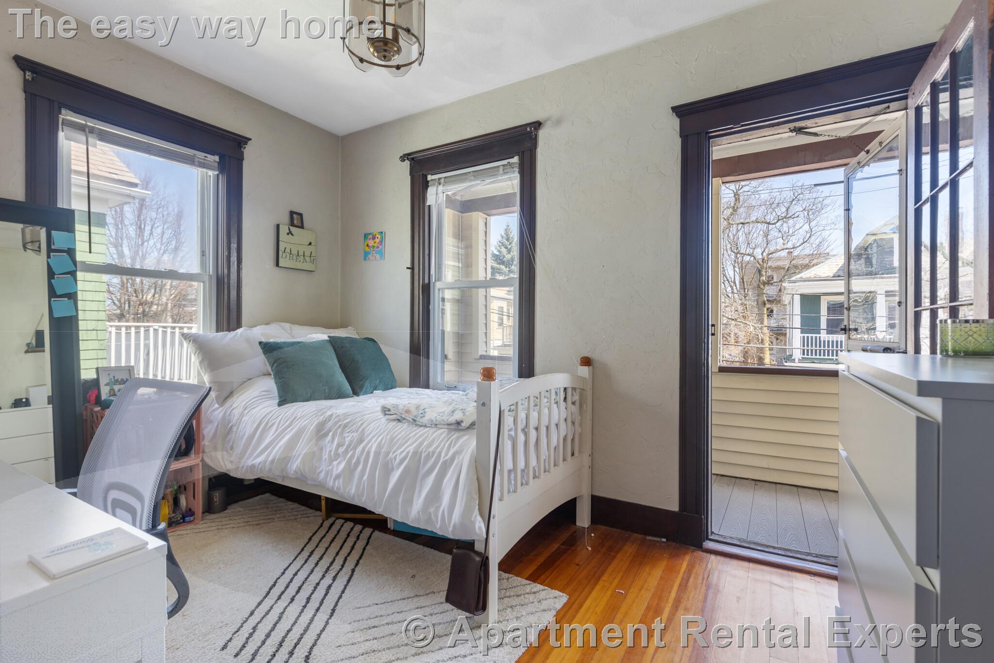 14 Barton St, Teele Square