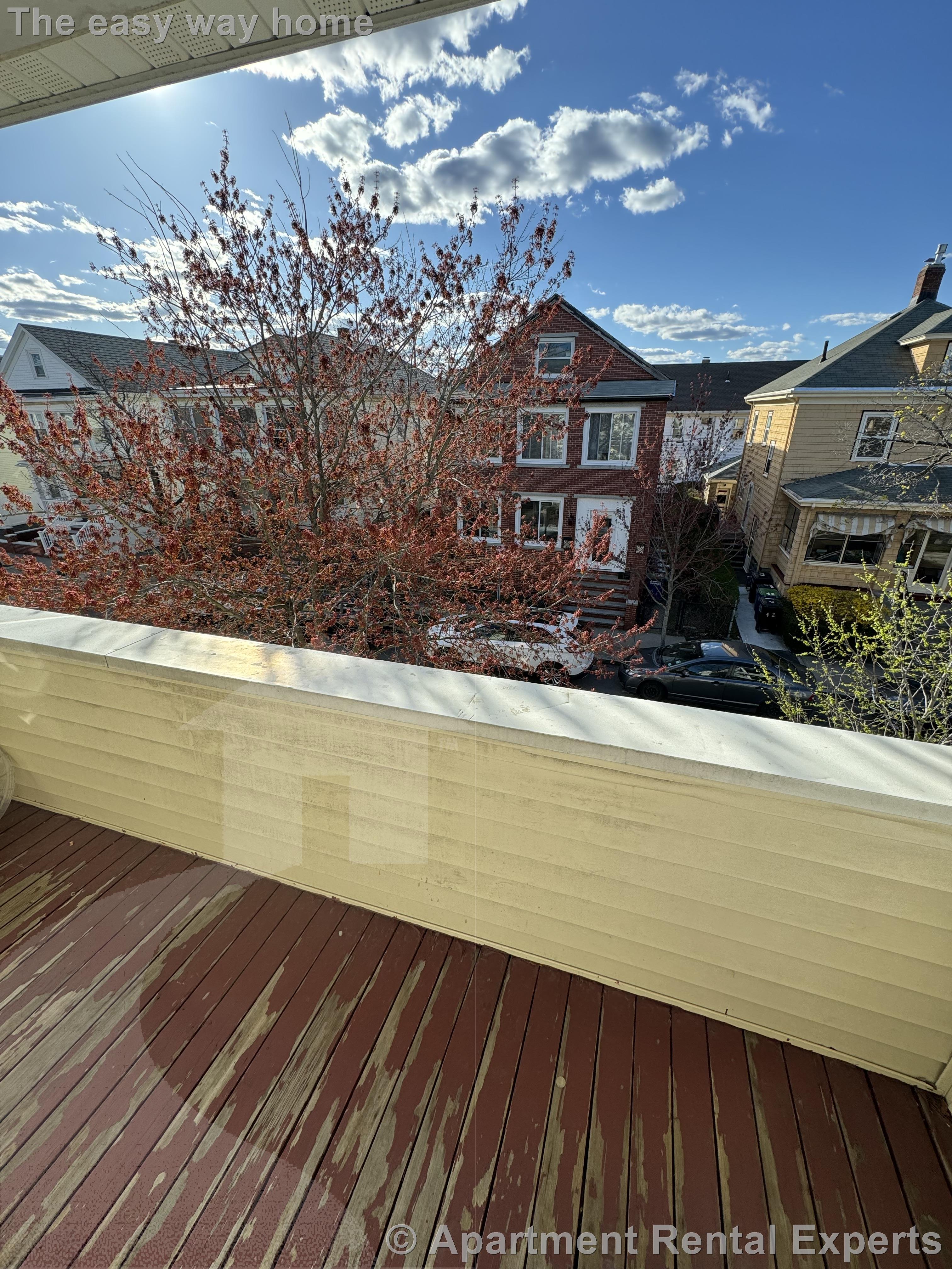 39A Minnesota Ave, East Somerville