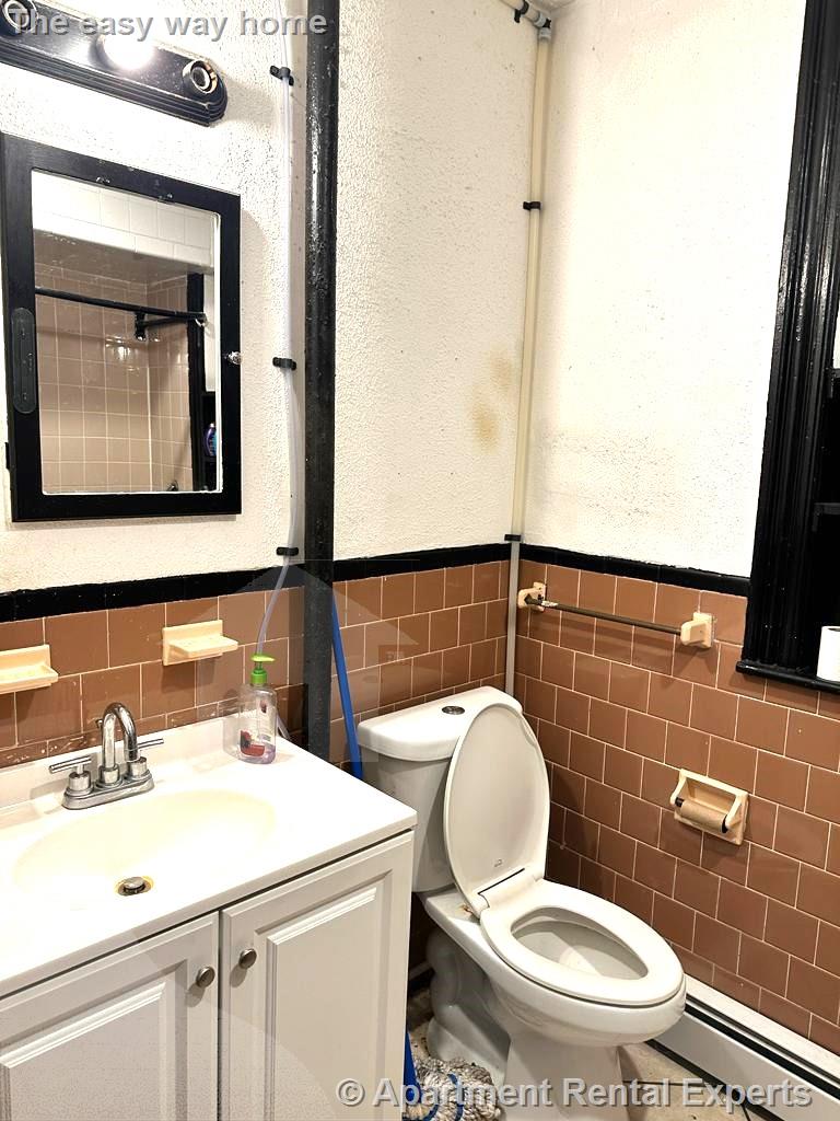 5 Linden St, Allston