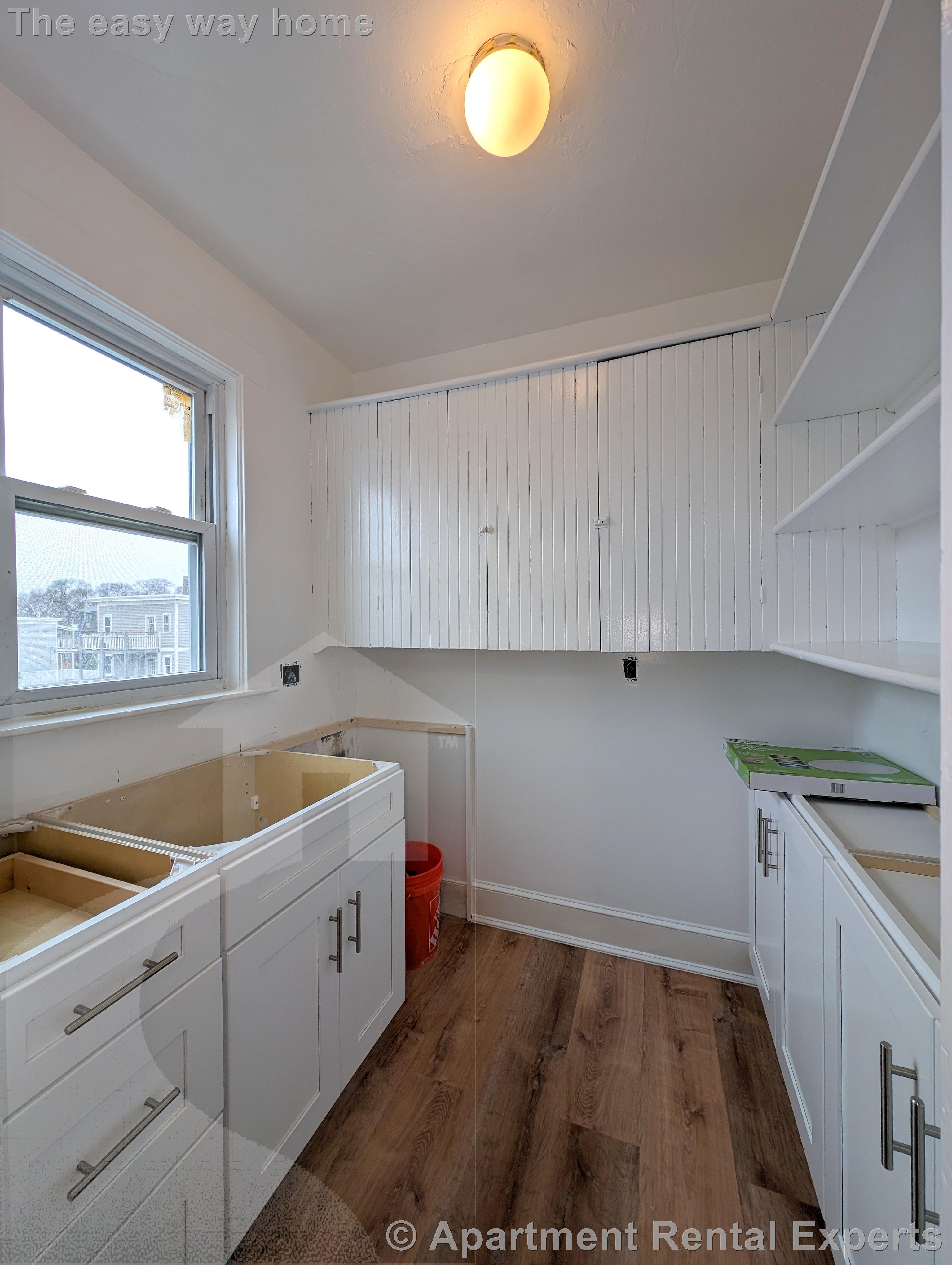 3-5 Newbury St, Teele Square