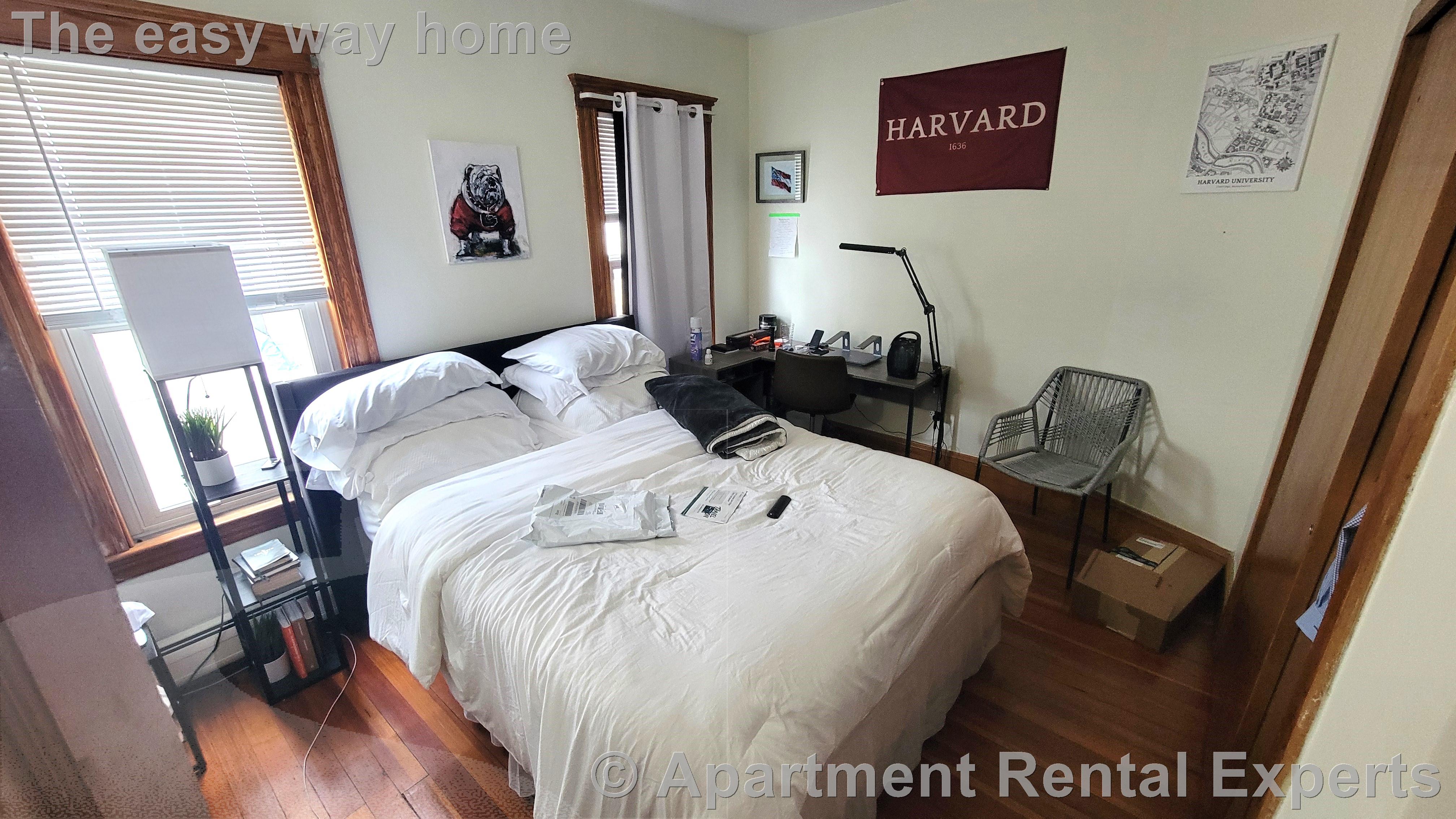 6 Bradford Ave, Tufts