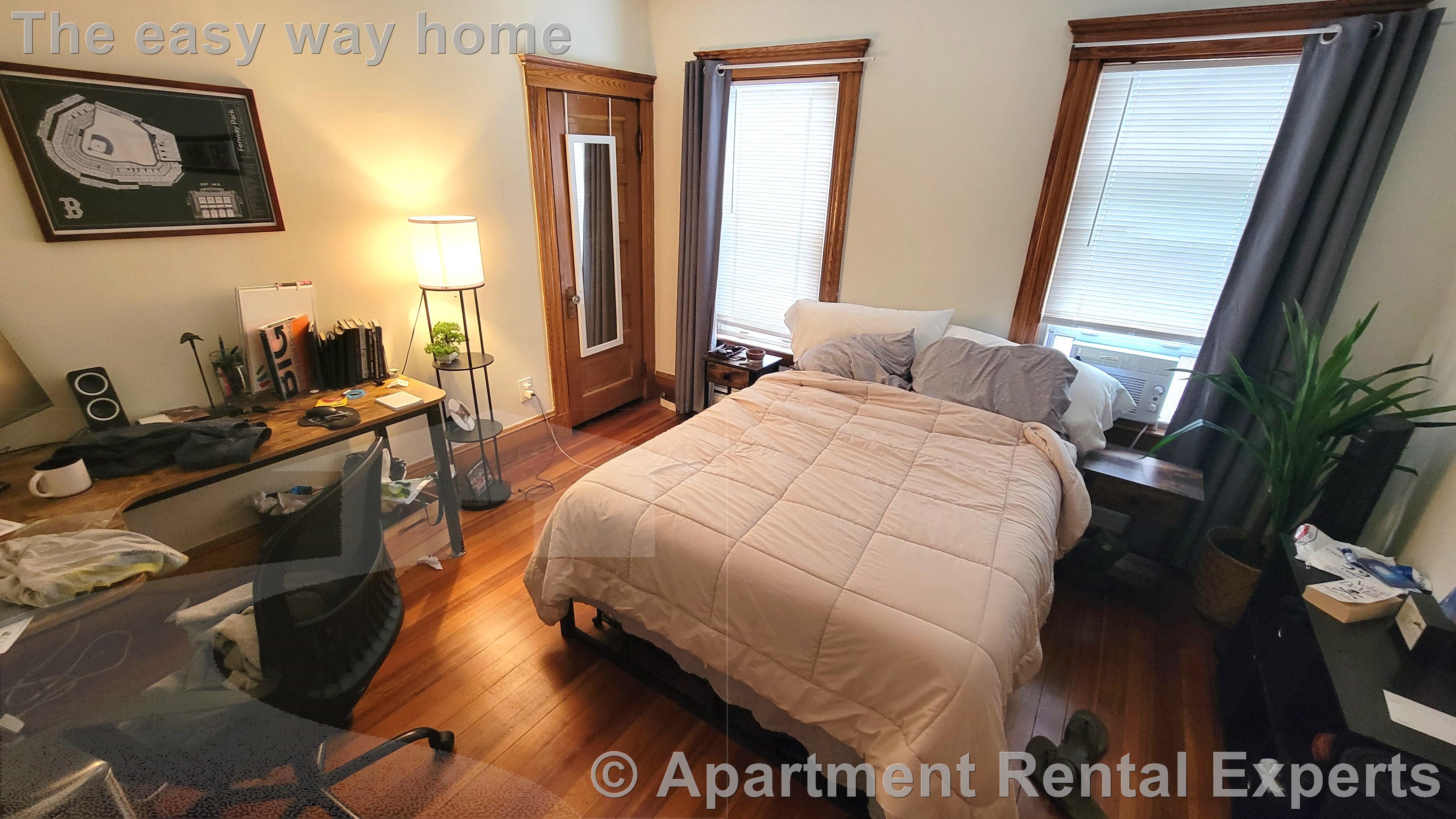 6 Bradford Ave, Tufts