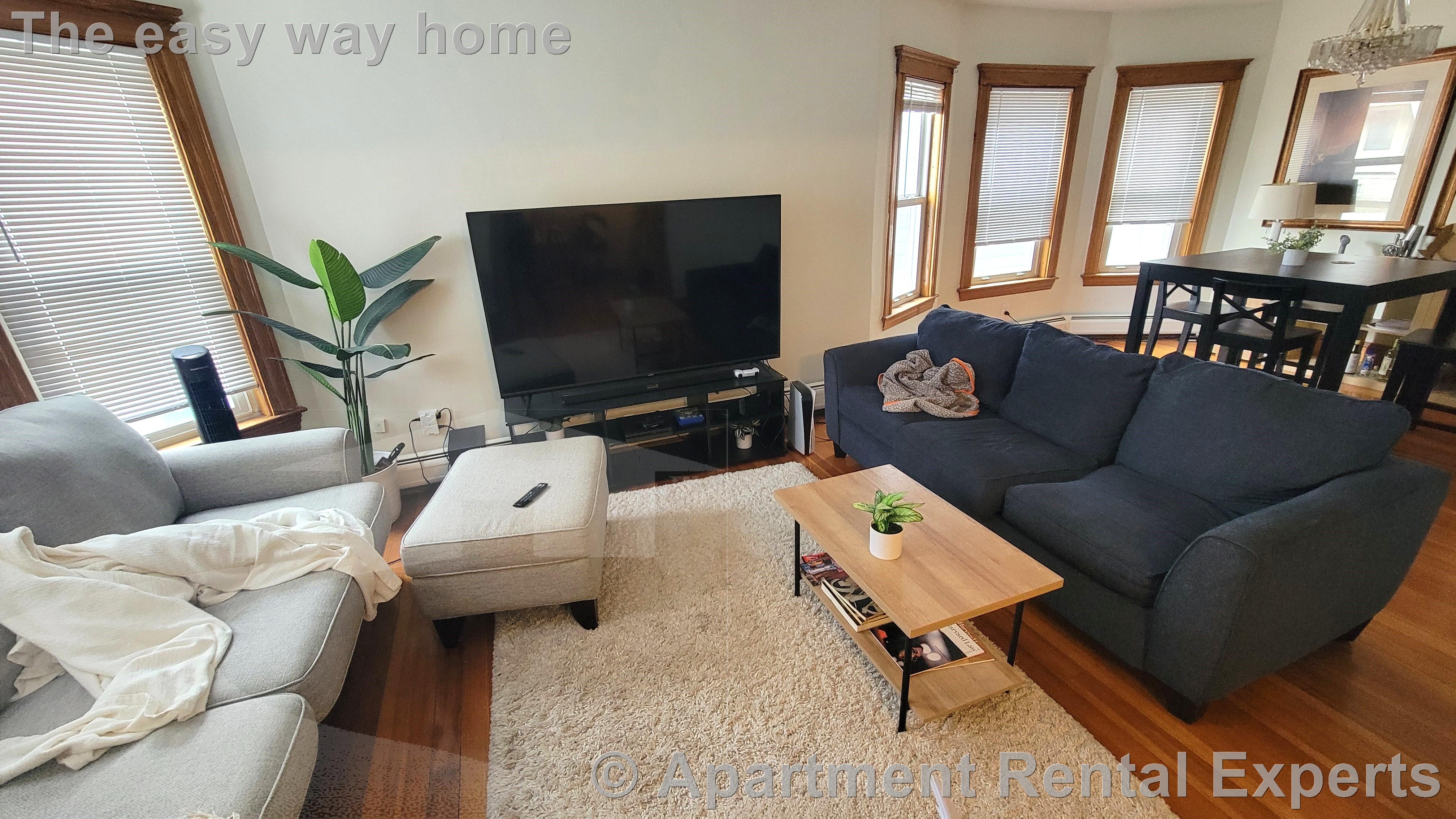 6 Bradford Ave, Tufts