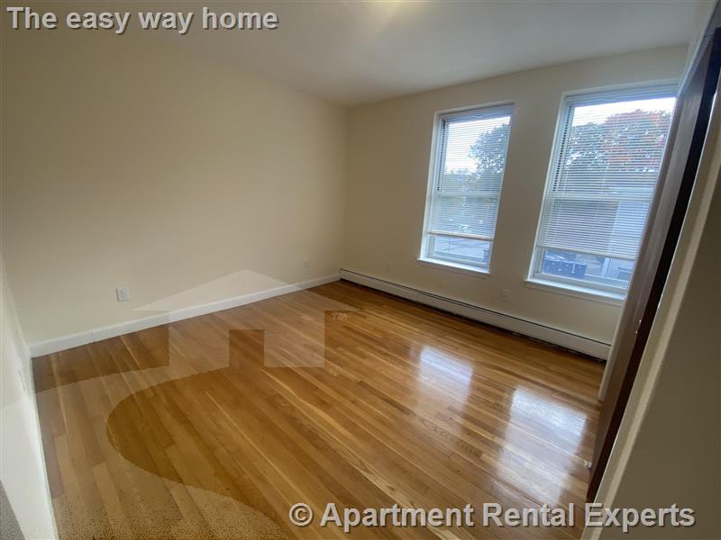 180 N Beacon St, Brighton