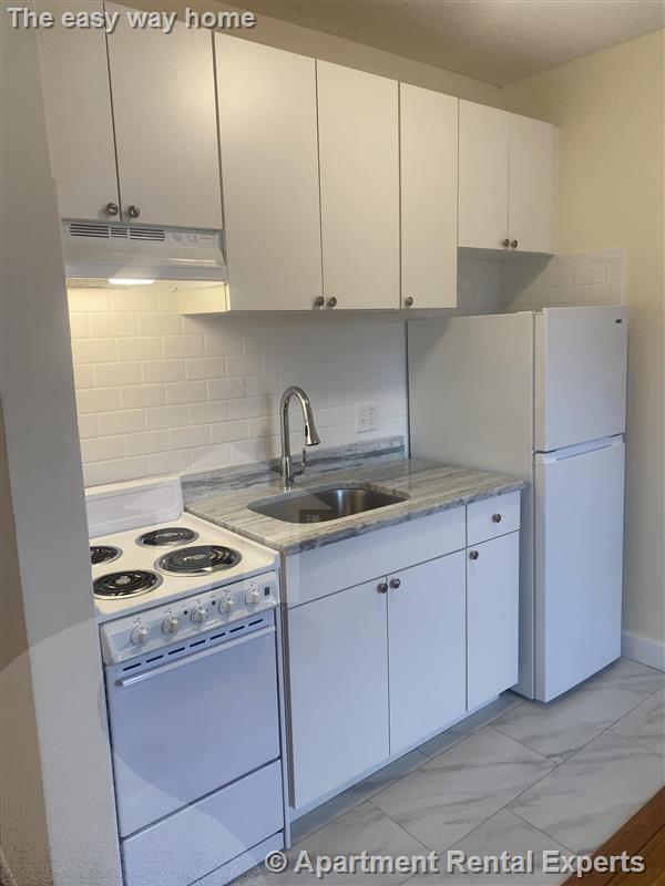 180 N Beacon St, Brighton