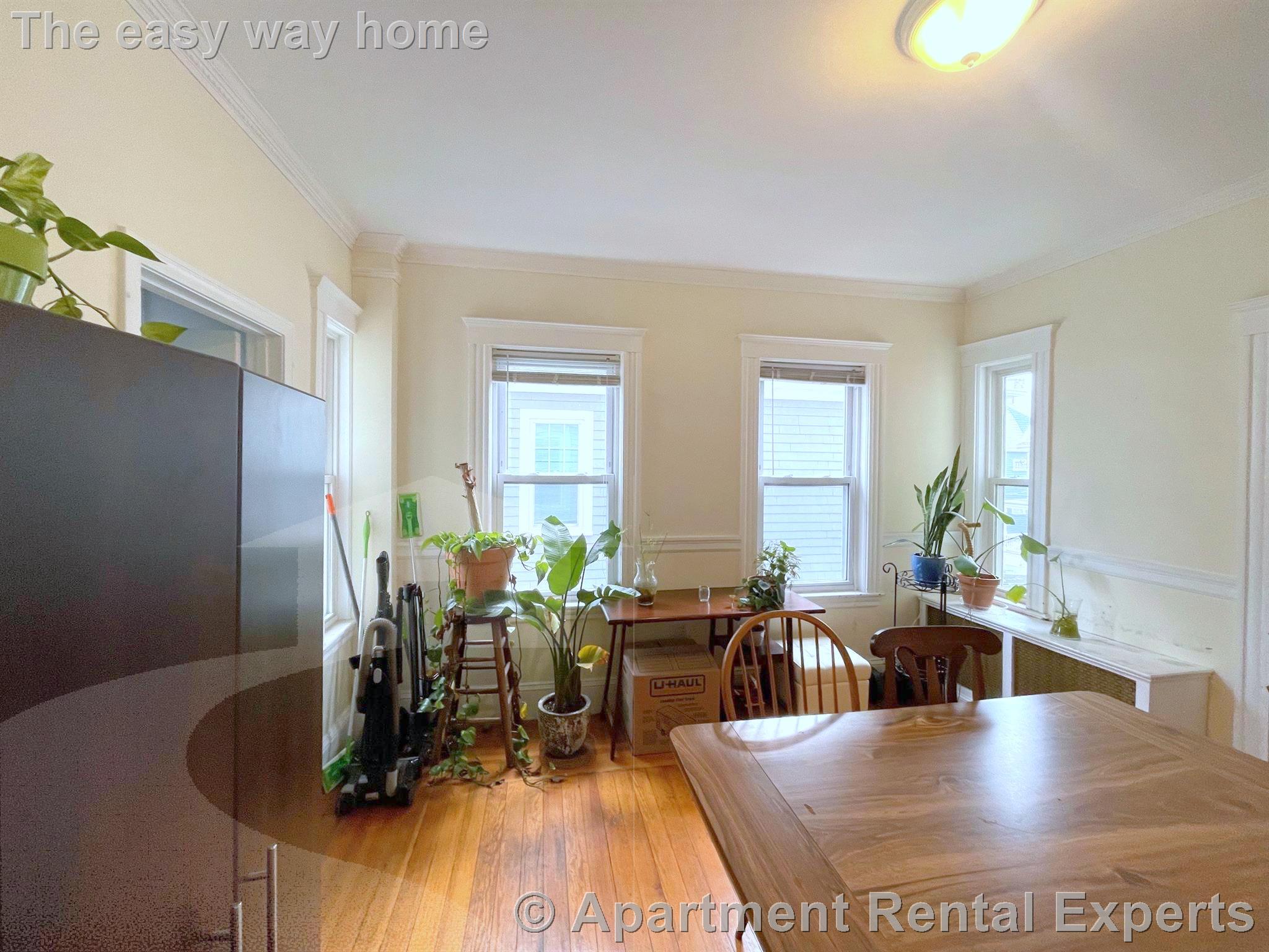 57 Simpson Ave, Davis Square