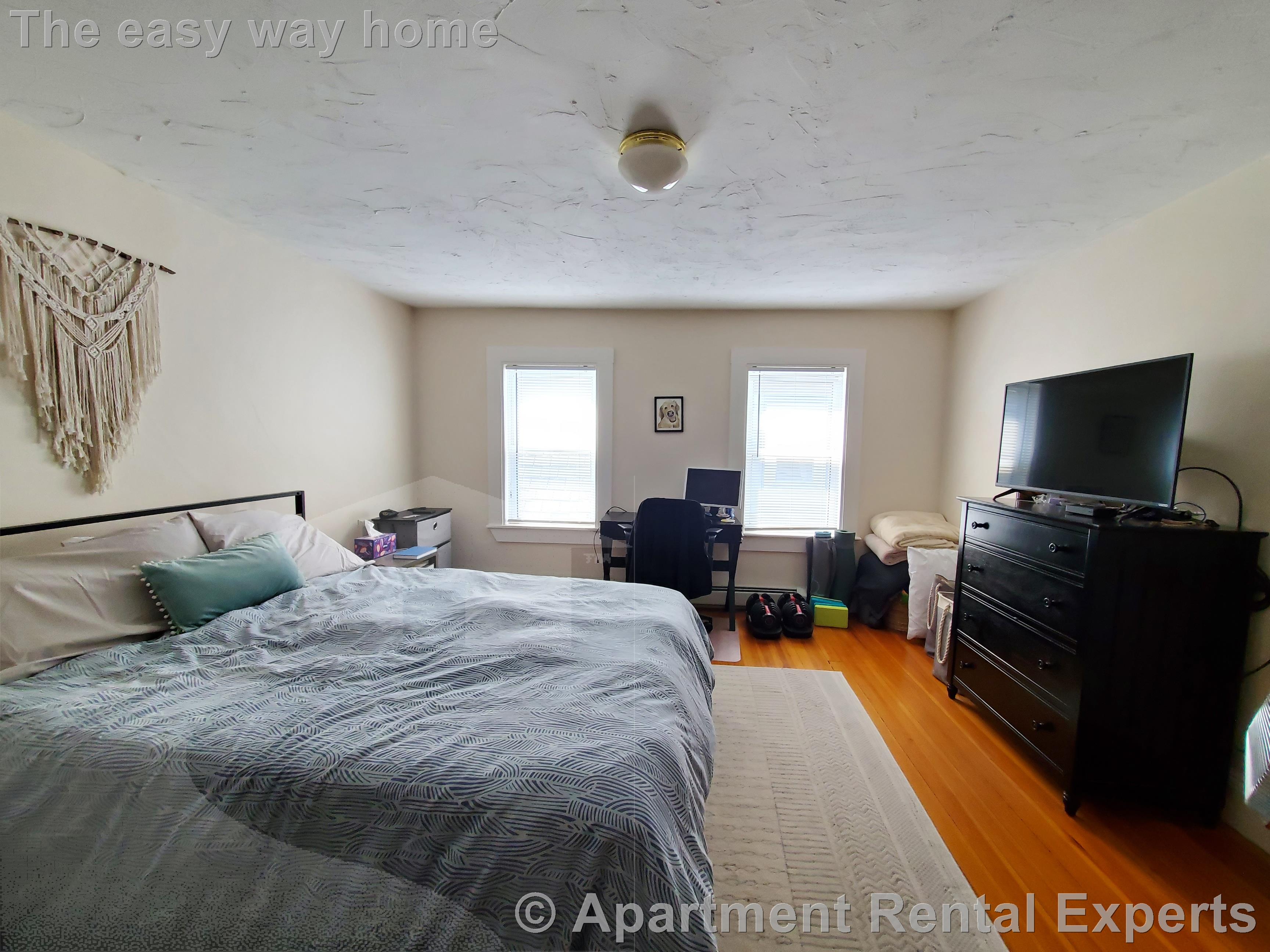 52 Simpson Ave, Davis Square