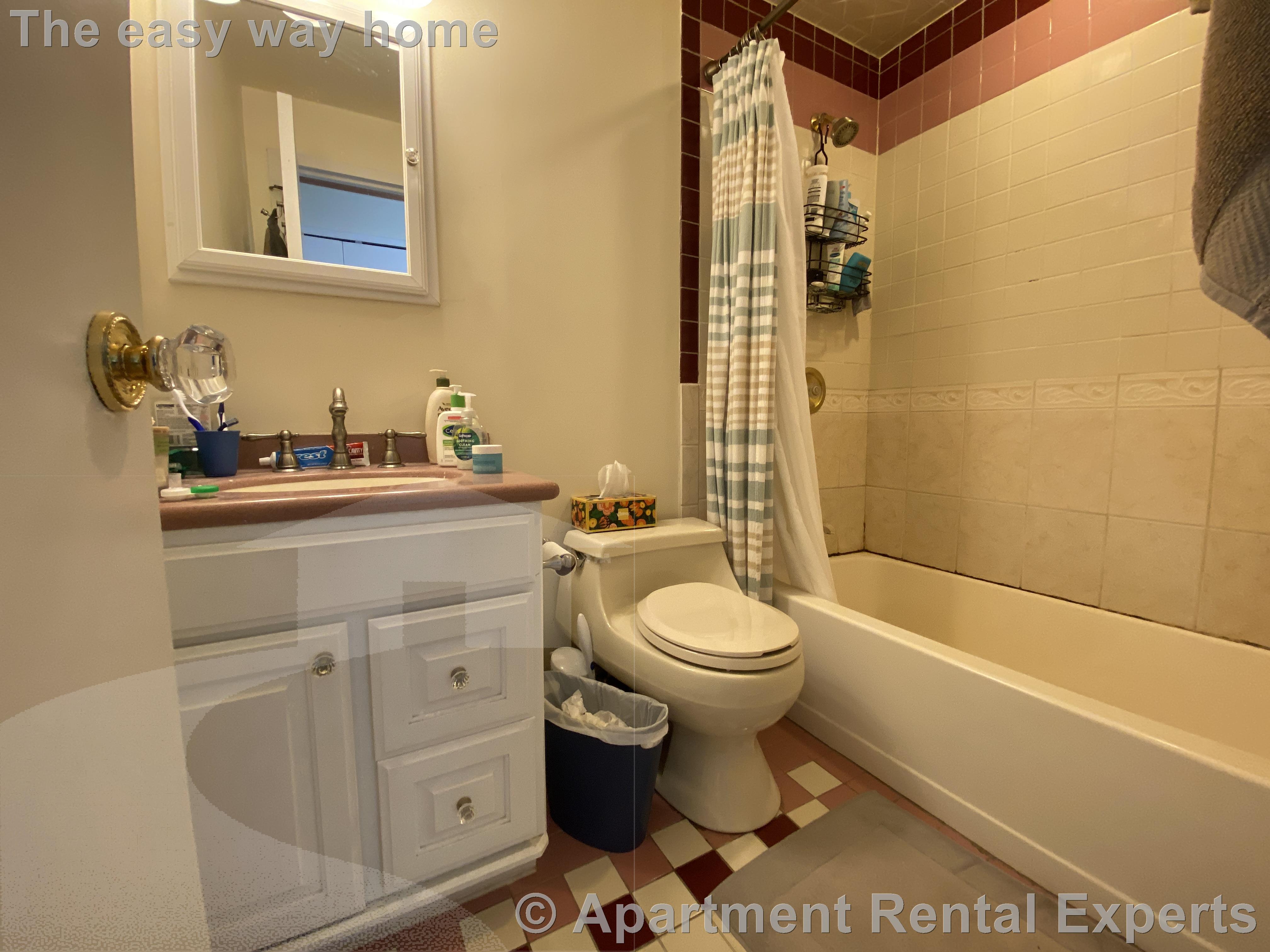 1105 Massachusetts Ave, Harvard Square