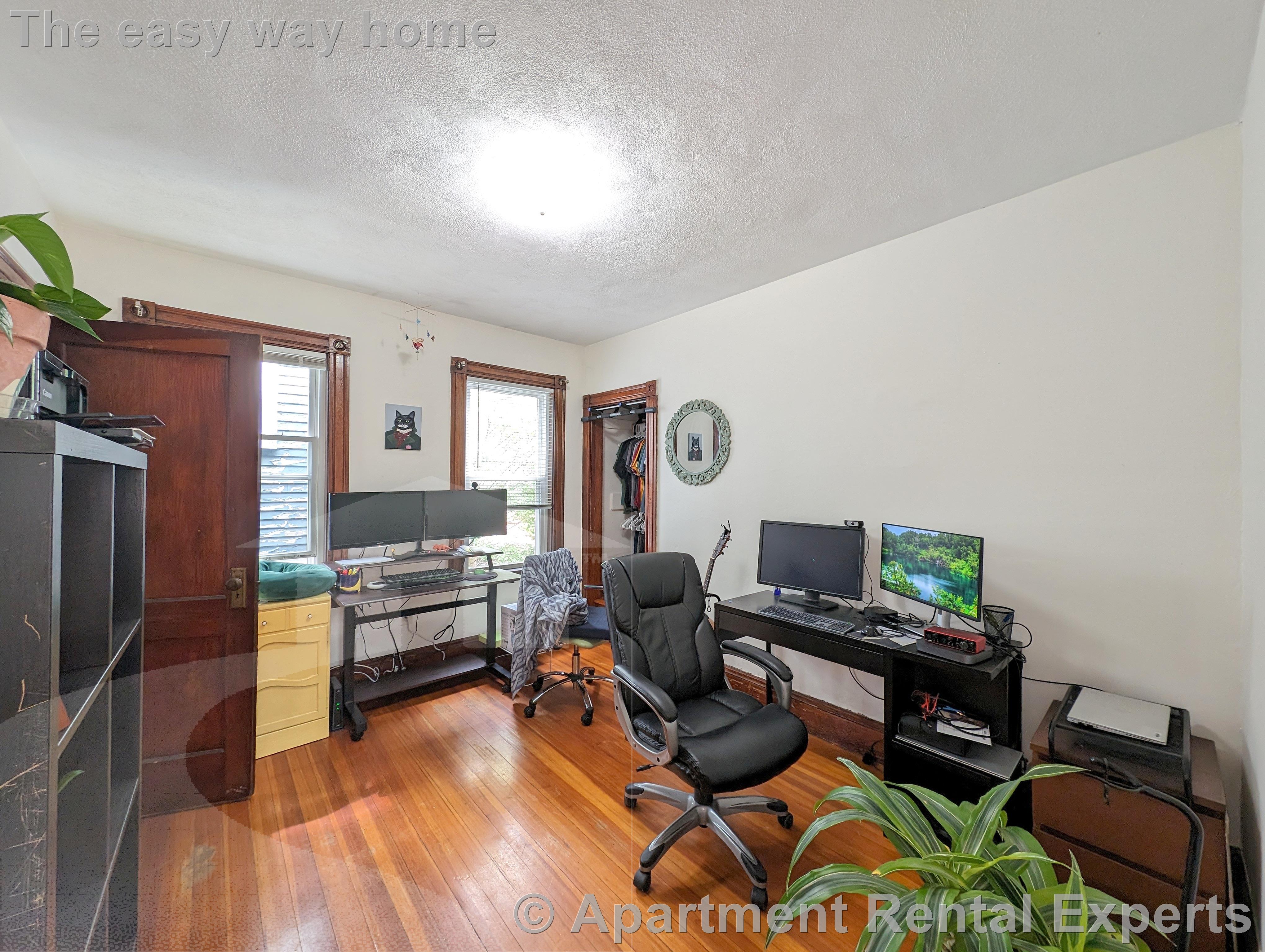 1 Russell Rd, Teele Square