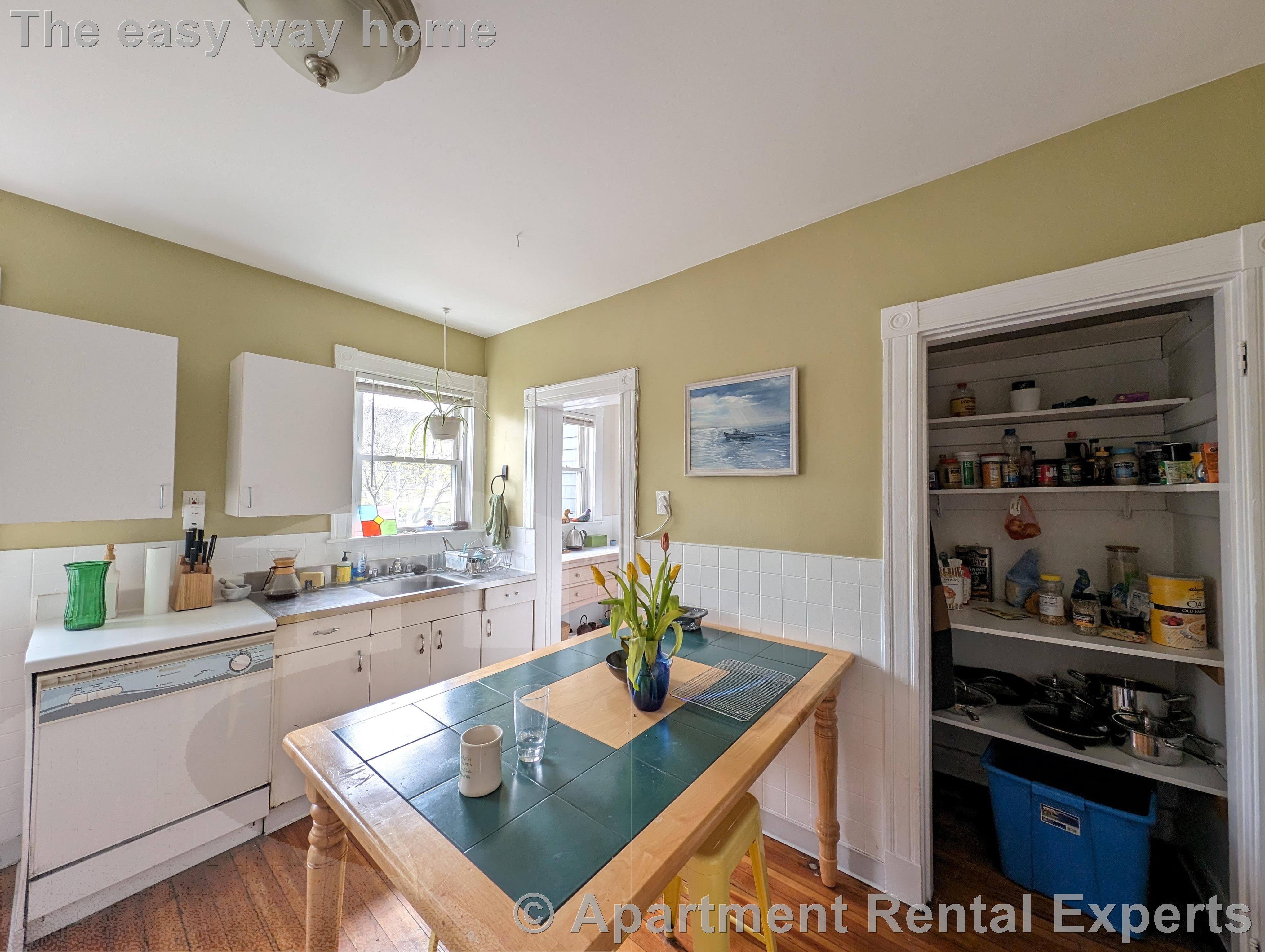 1 Russell Rd, Teele Square