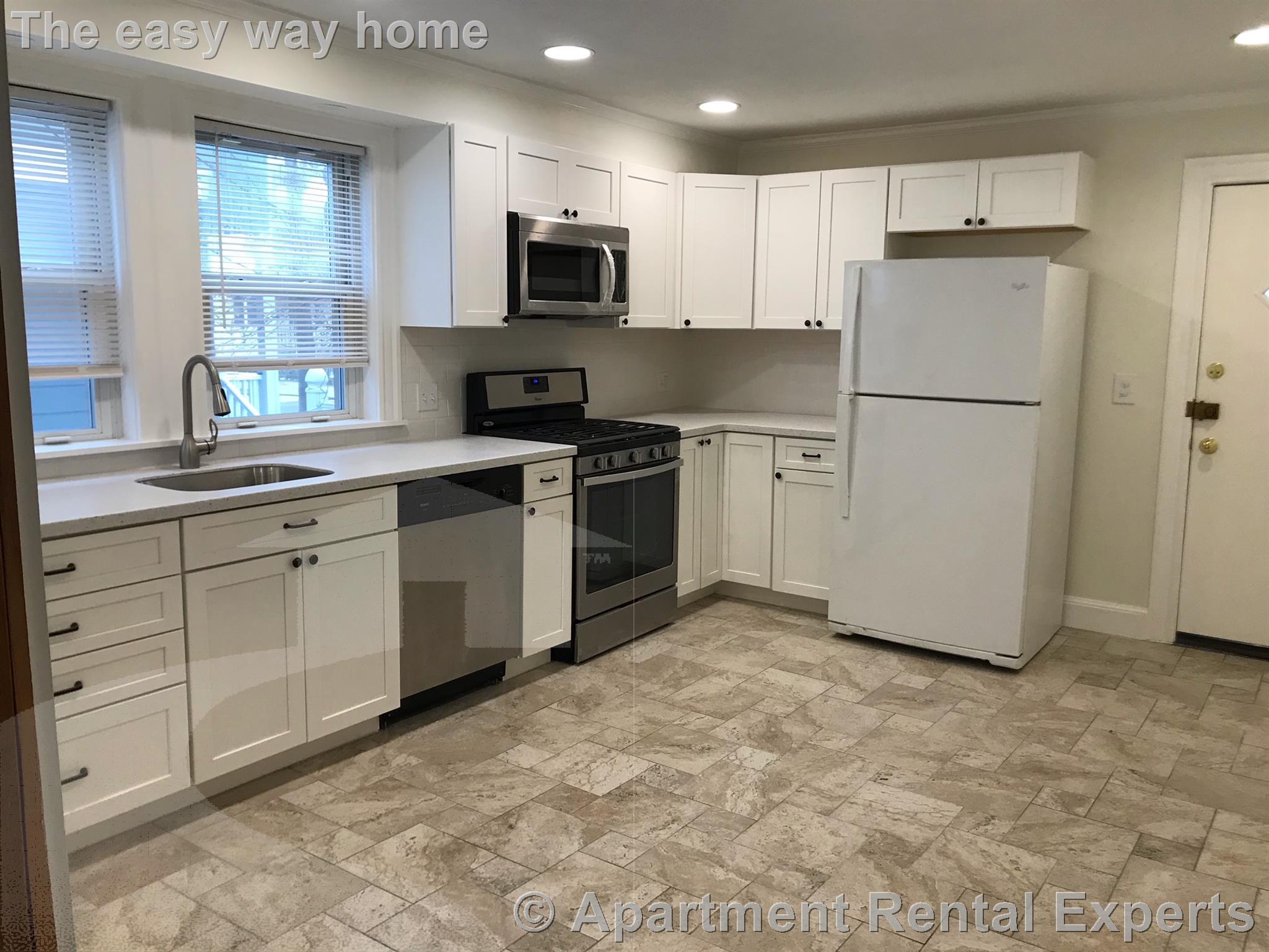 6 Bradford Ave, Tufts