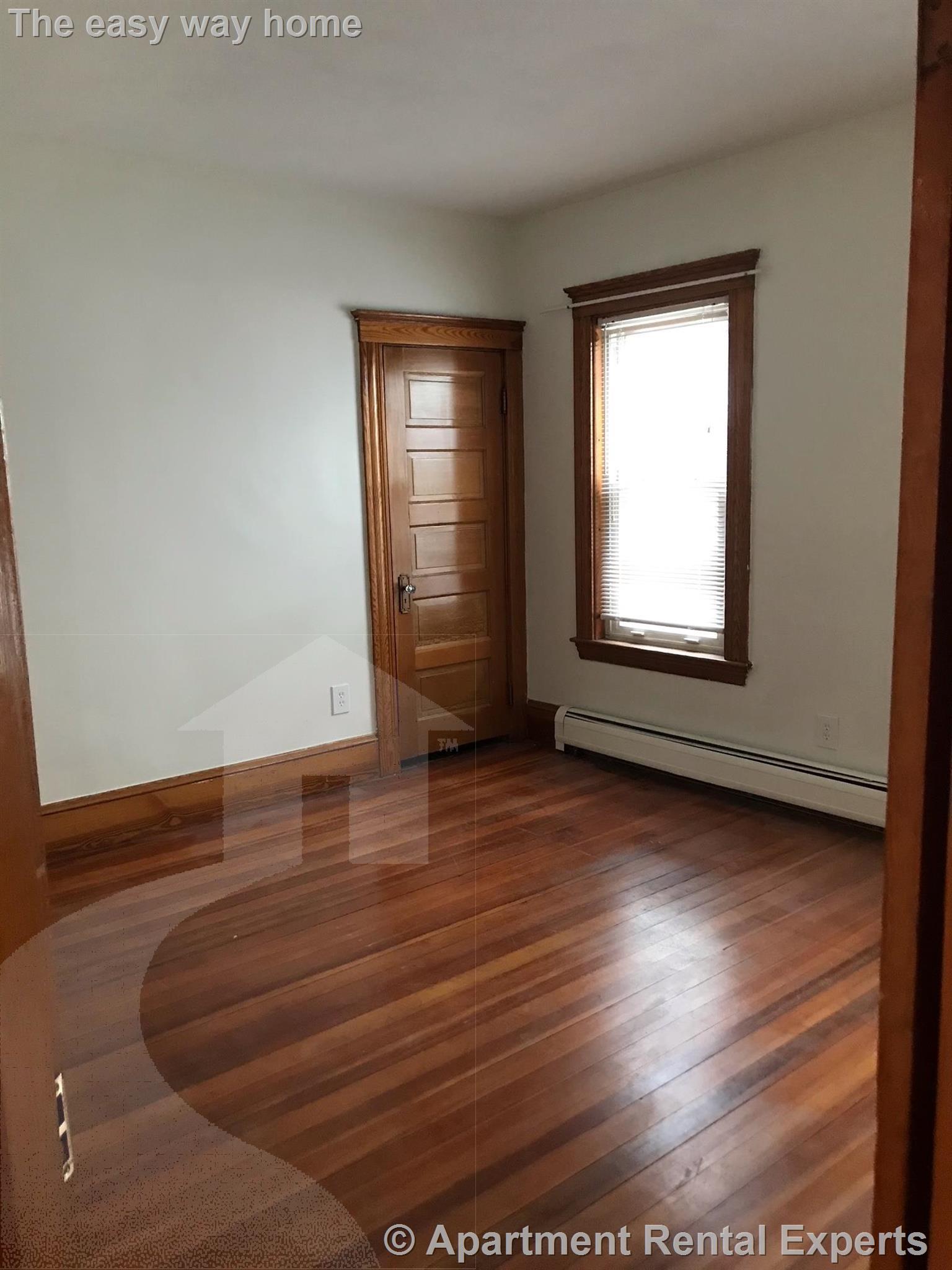 6 Bradford Ave, Tufts