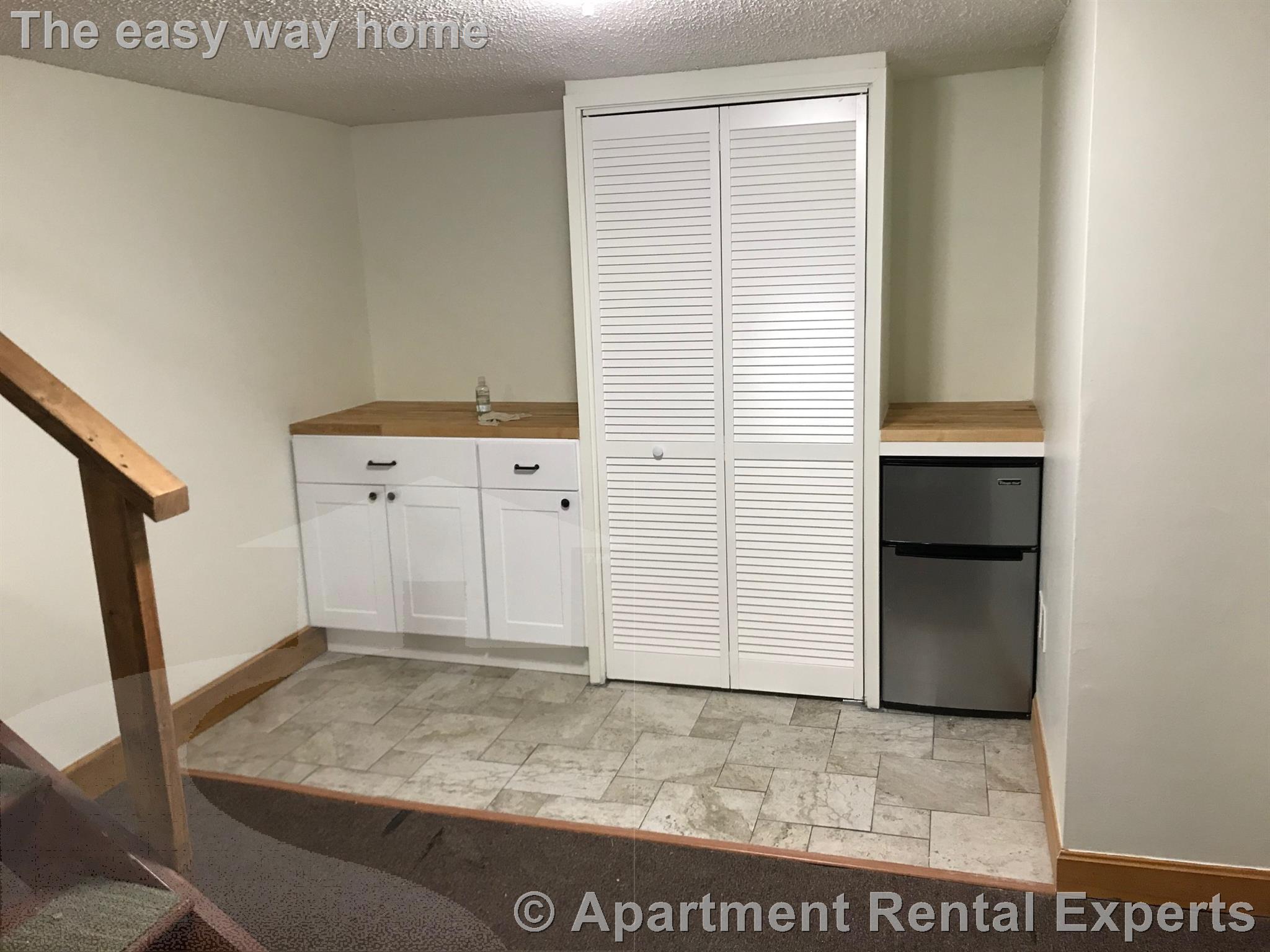 6 Bradford Ave, Tufts