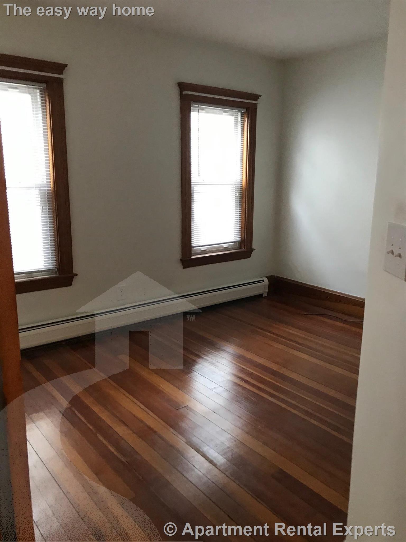 6 Bradford Ave, Tufts