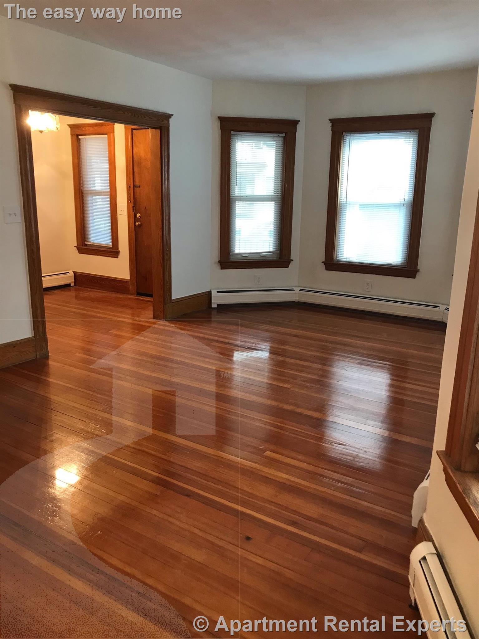 6 Bradford Ave, Tufts