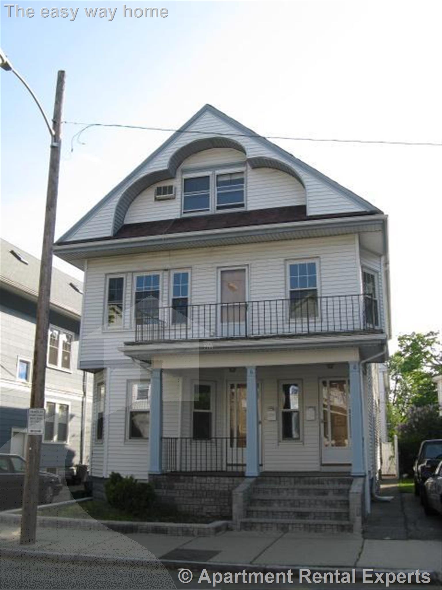 6 Bradford Ave, Tufts