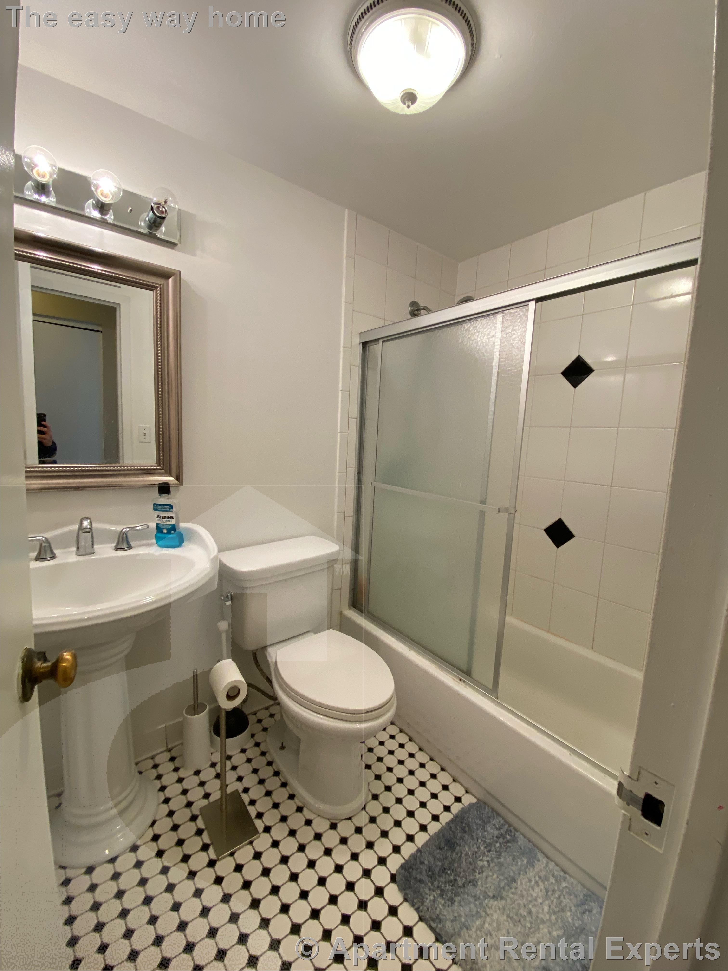 1105 Massachusetts Ave, Harvard Square