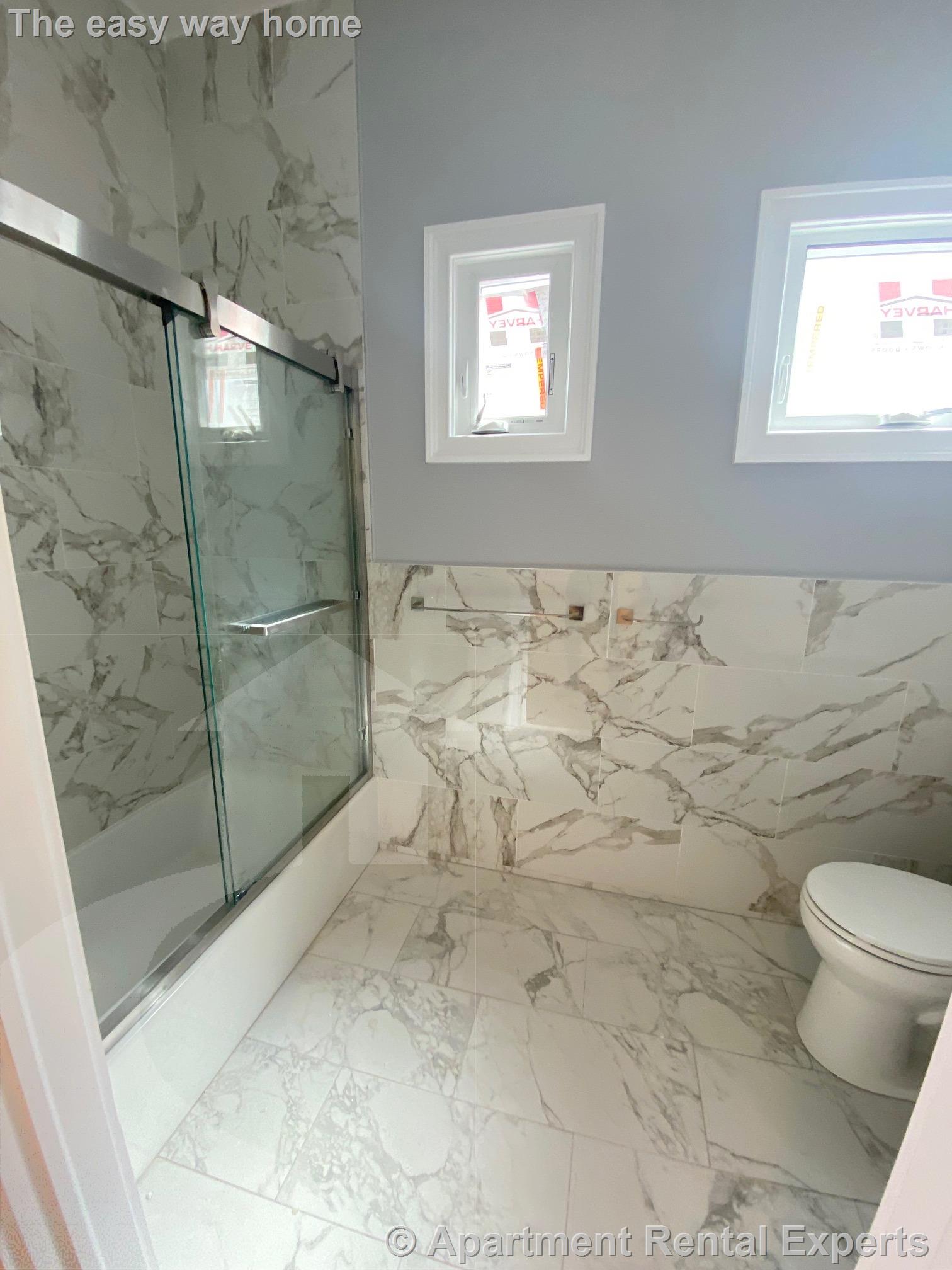 32 Putnam Ave, Riverside