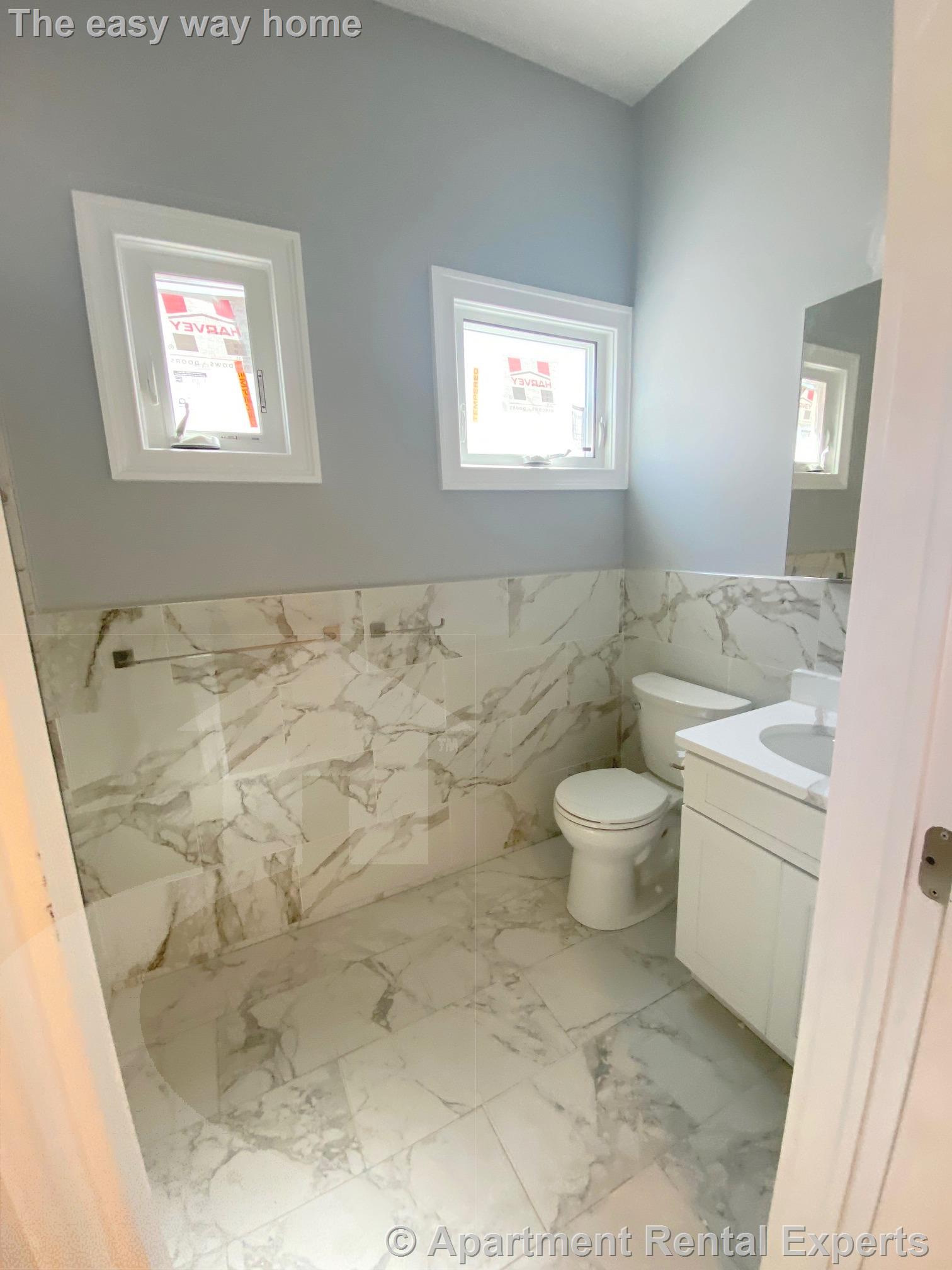 32 Putnam Ave, Riverside