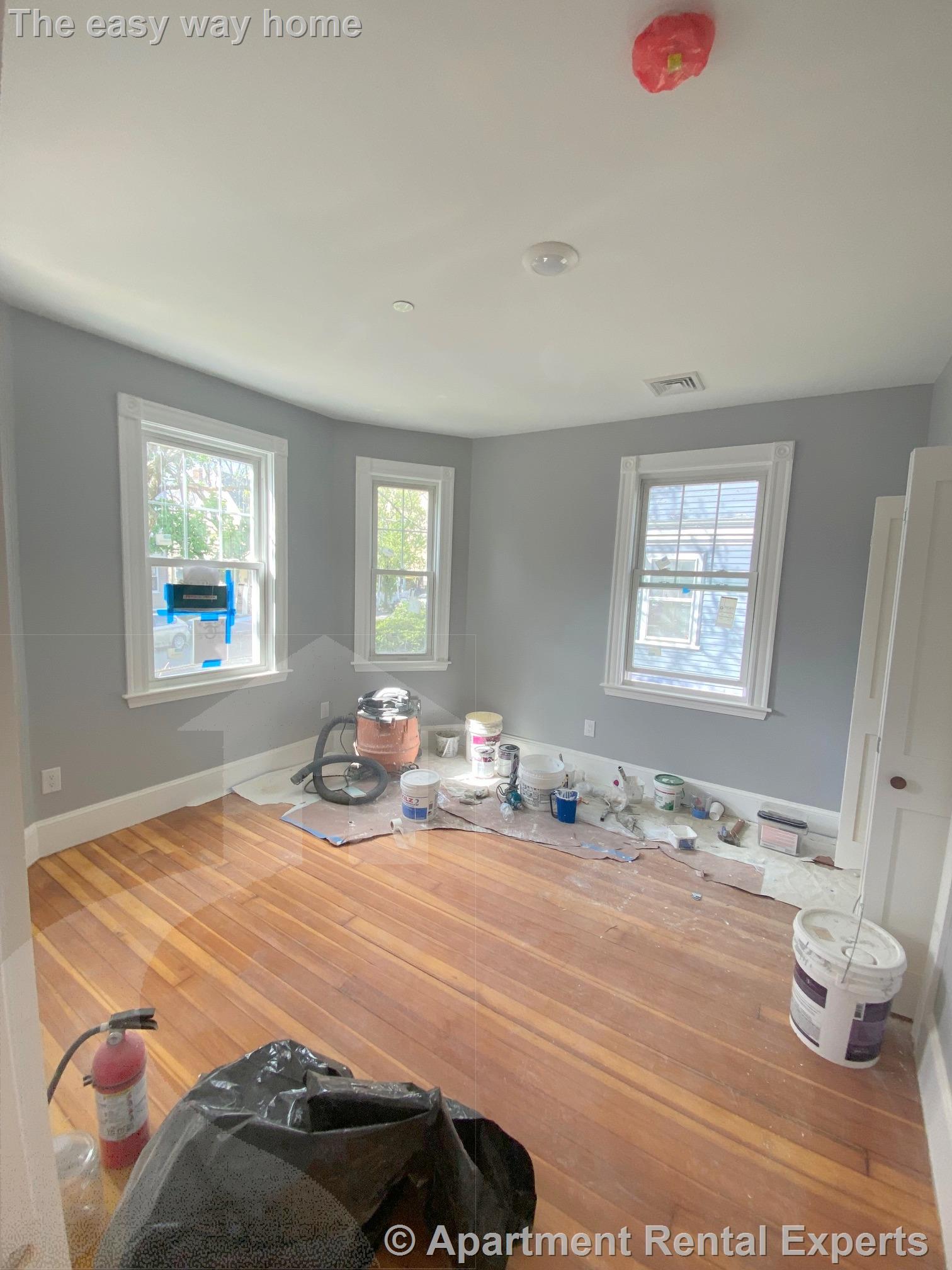 32 Putnam Ave, Riverside