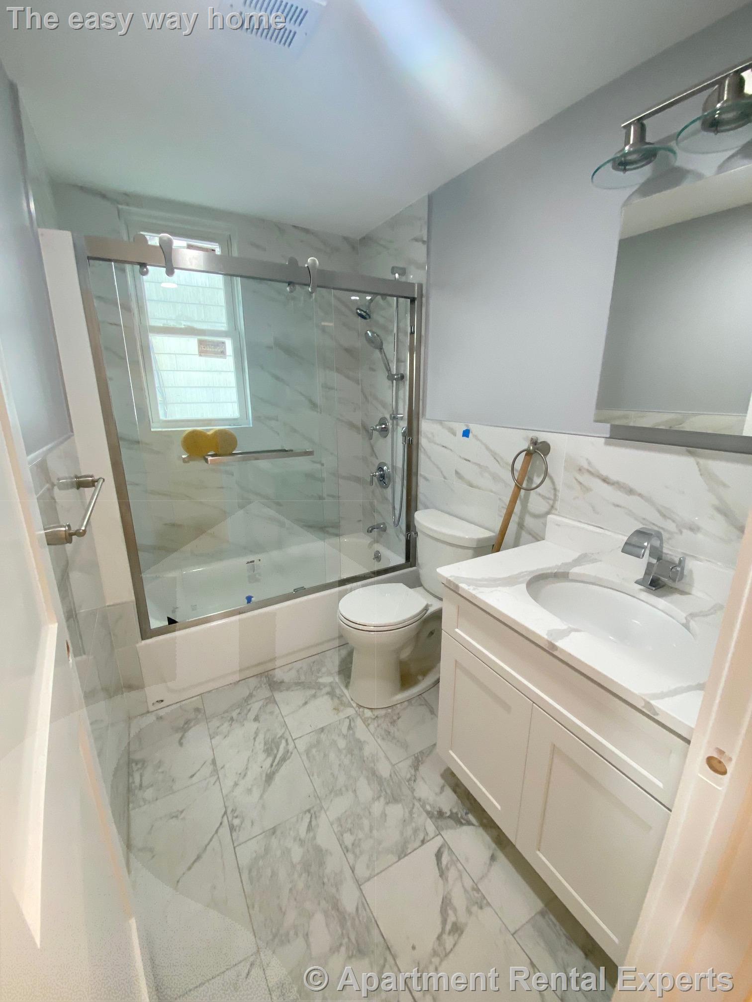 32 Putnam Ave, Riverside