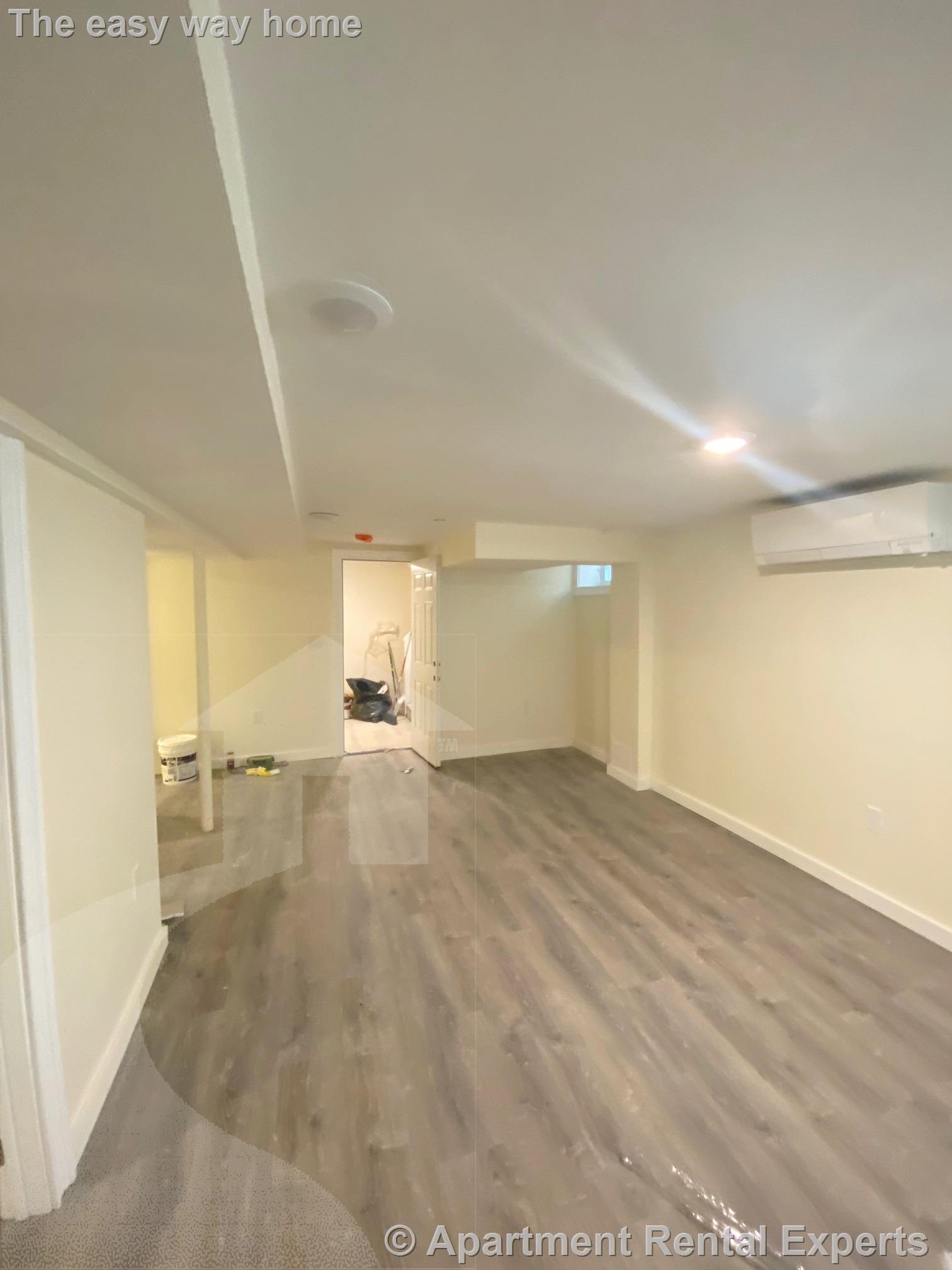 32 Putnam Ave, Riverside